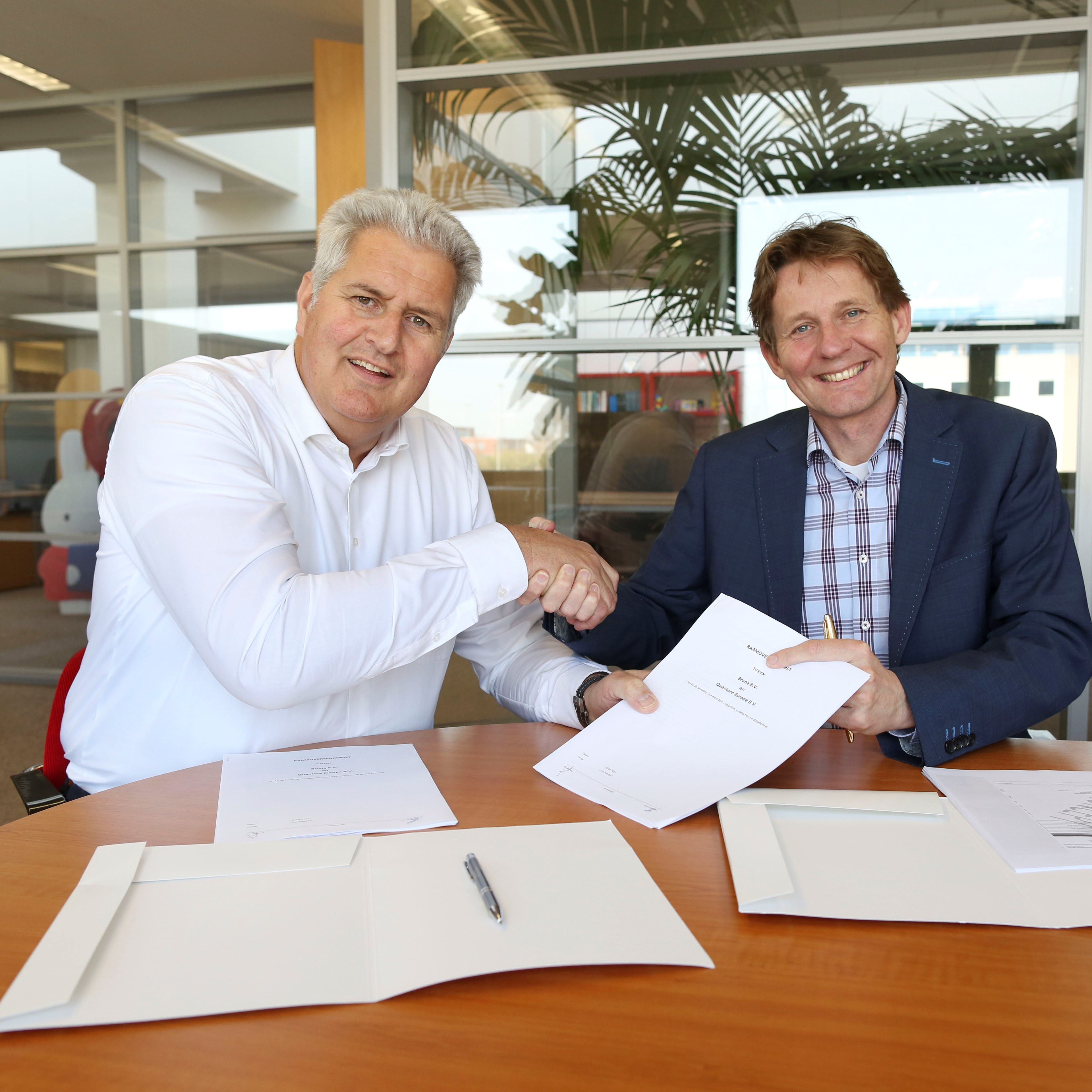 Fred Zeegers (Bruna) en Arnold Theuws van Quantore (rechts)