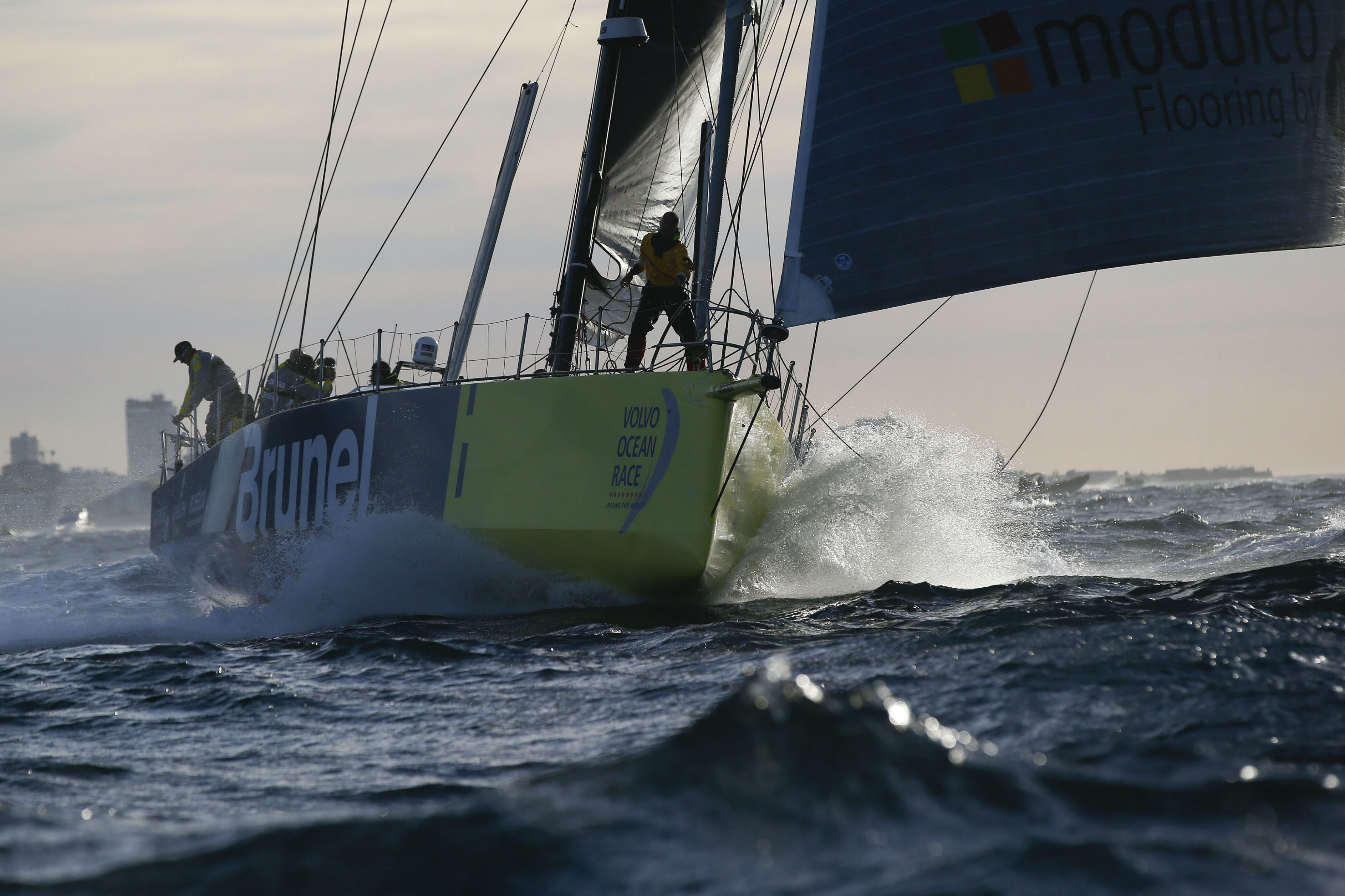 Het Nederlandse team Brunel staat in de ranking op positie twee maar doet er alles aan om in Den Haag als eerste over de streep te komen.