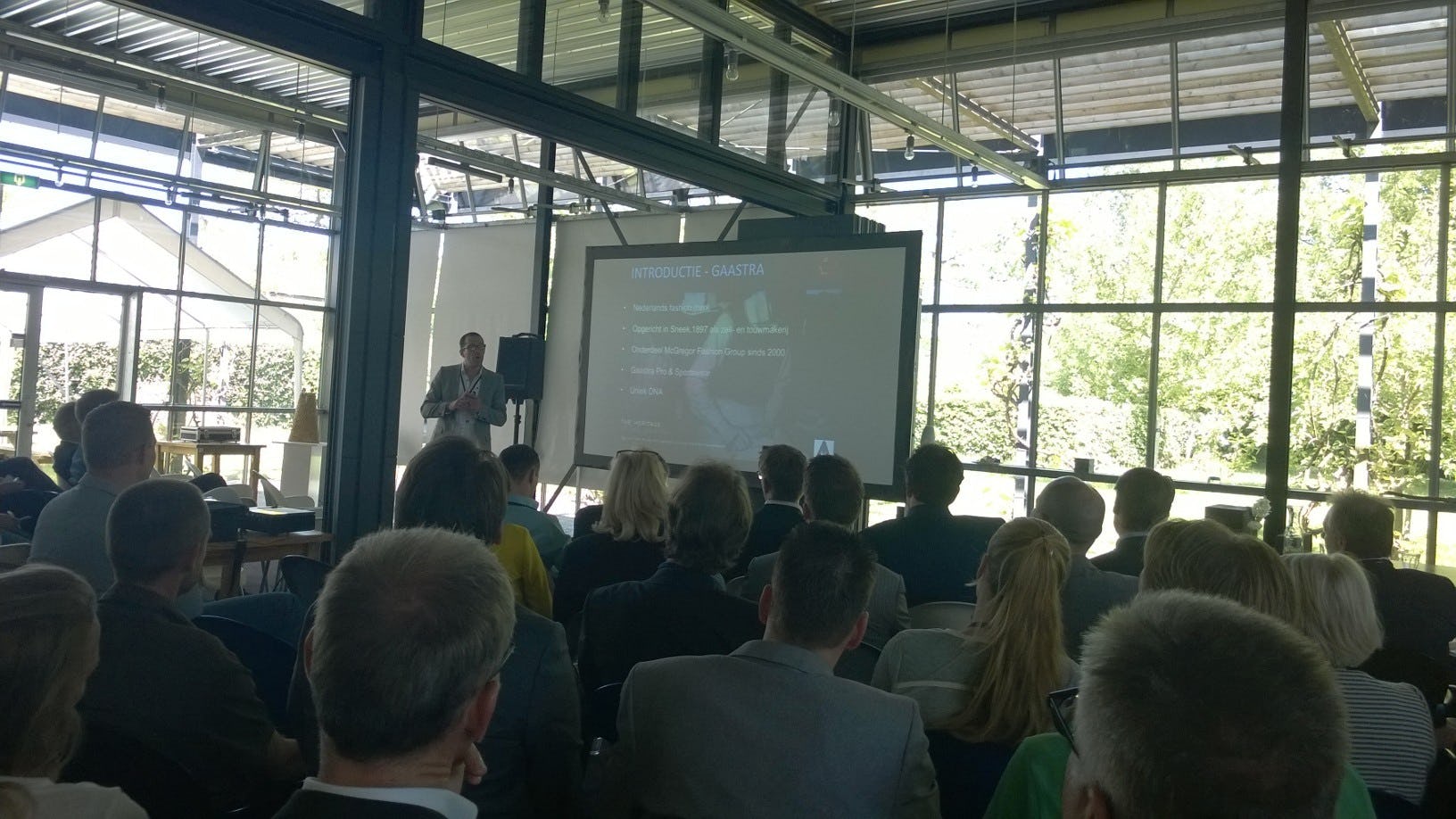 Lourens van der Wiel van modemerk Gaastra geeft presentatie op IT's in the mix