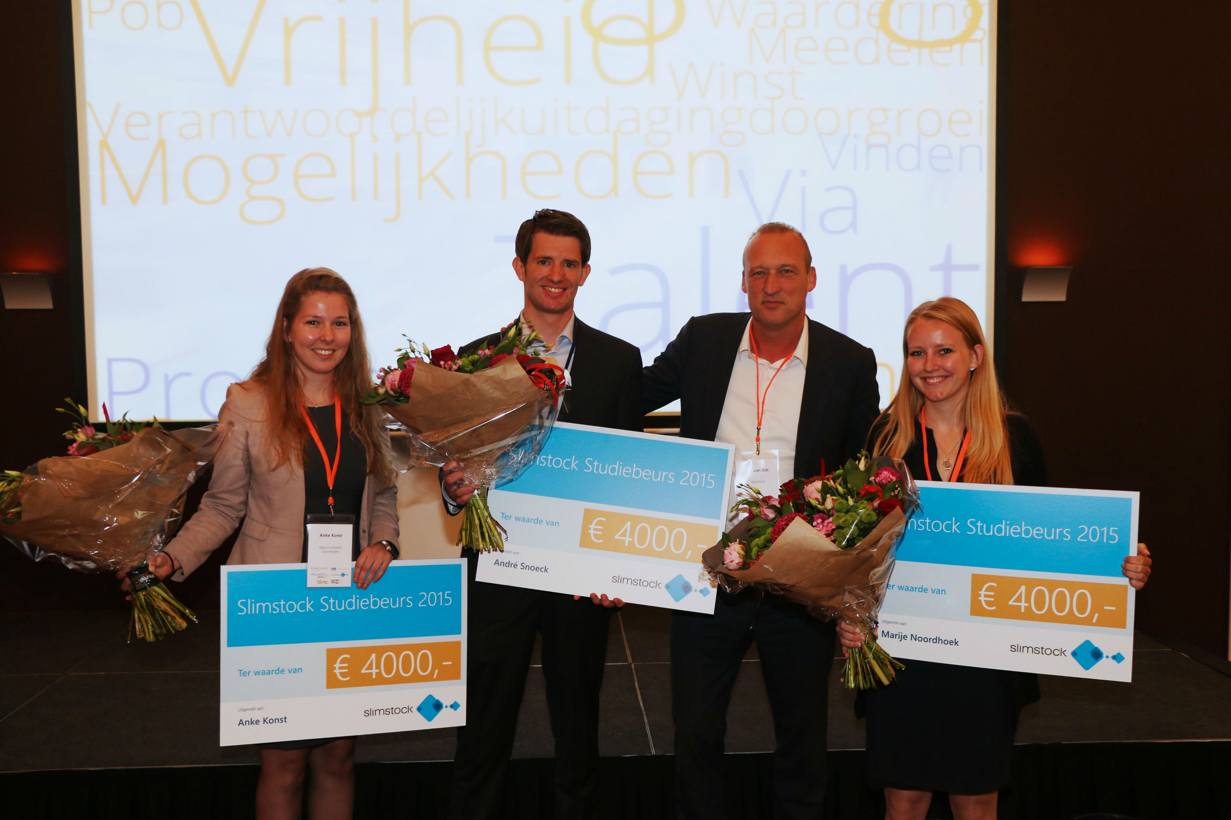 Uitreiking studiebeurs tijdens Nationale Voorraaddag. Vlnr: Anke Konst , André Snoeck, Eric van Dijk en Marije Noordhoek