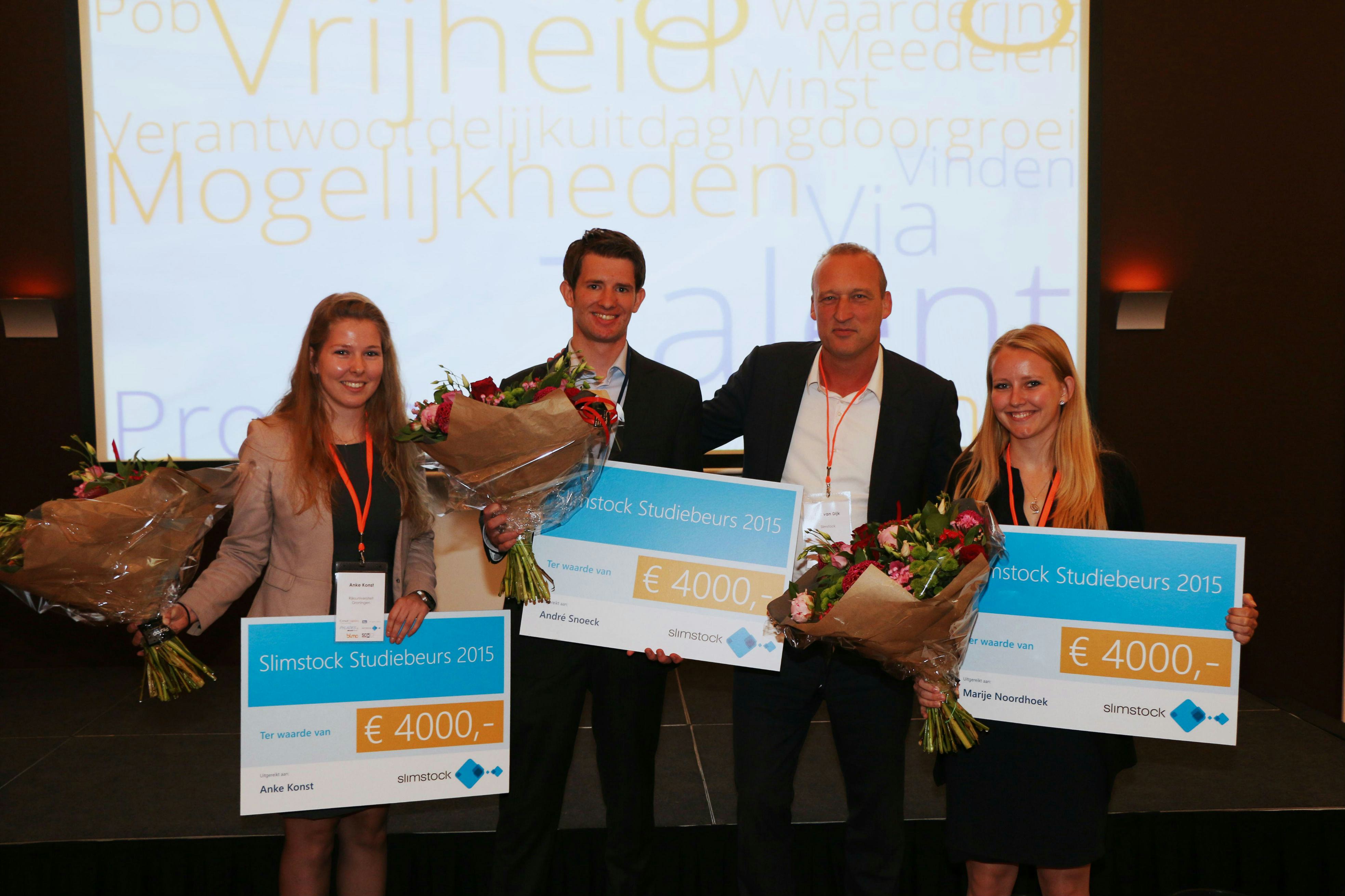 Uitreiking studiebeurs tijdens Nationale Voorraaddag. Vlnr: Anke Konst , André Snoeck, Eric van Dijk en Marije Noordhoek