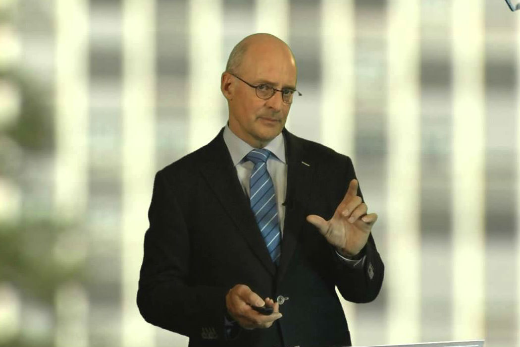 Professor Arjan van Weele