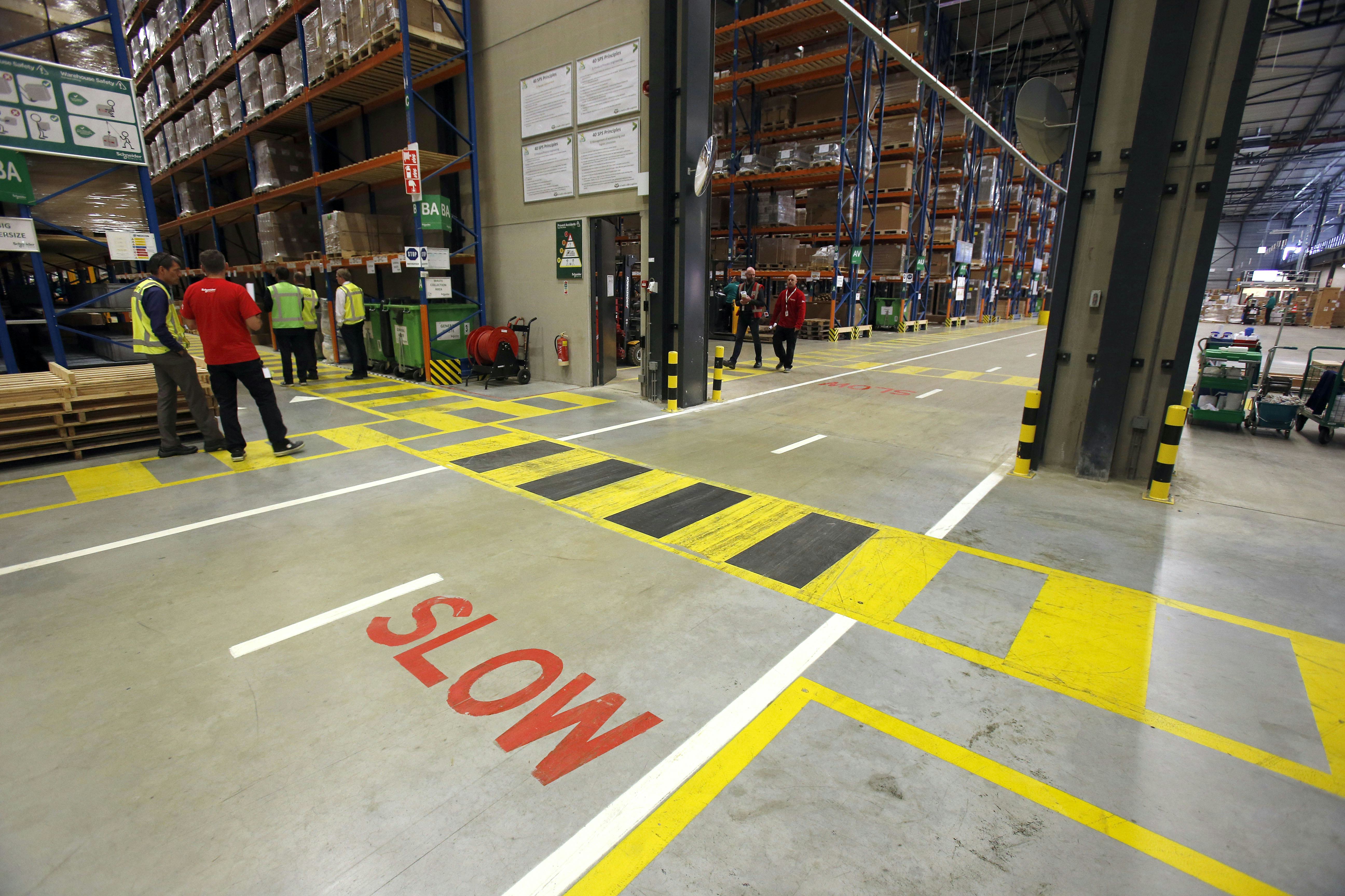 © Fotopersburo Bert Jansen TEL: +31(0)40-2920292
Onderwerp : Helmond Jury bezoek aan Schneider opdr 312
(foto Bert Jansen)
Fotograaf : Bert Jansen
Datum : 03-06-2015
Categorie : @2@
Trefwoorden : vakmedianet opdr312