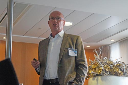Sales director Jan Heijblom (JDA) trapt partnerbijeenkomst af.