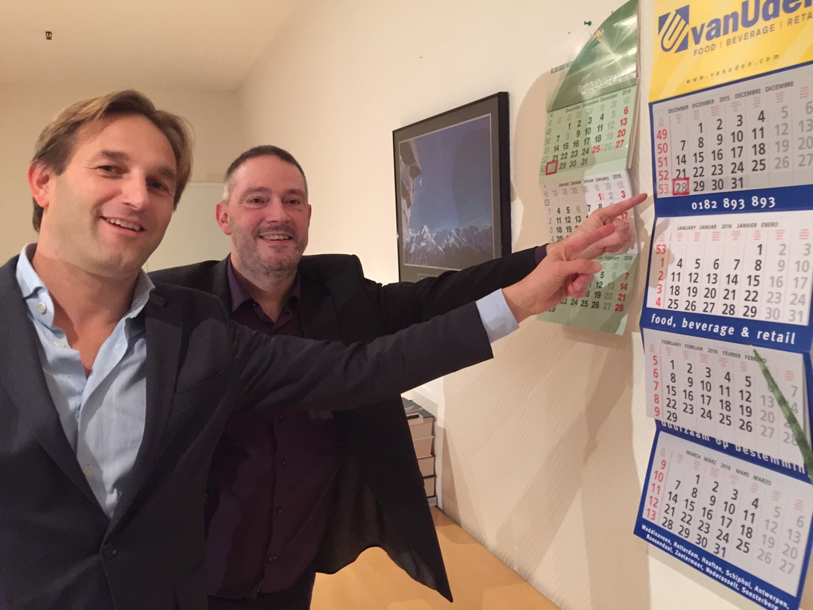 Roderick de la Houssaye  (links), directeur Van Uden Logistics en Frank van Steijvoort, CEO van Eurobrokers.