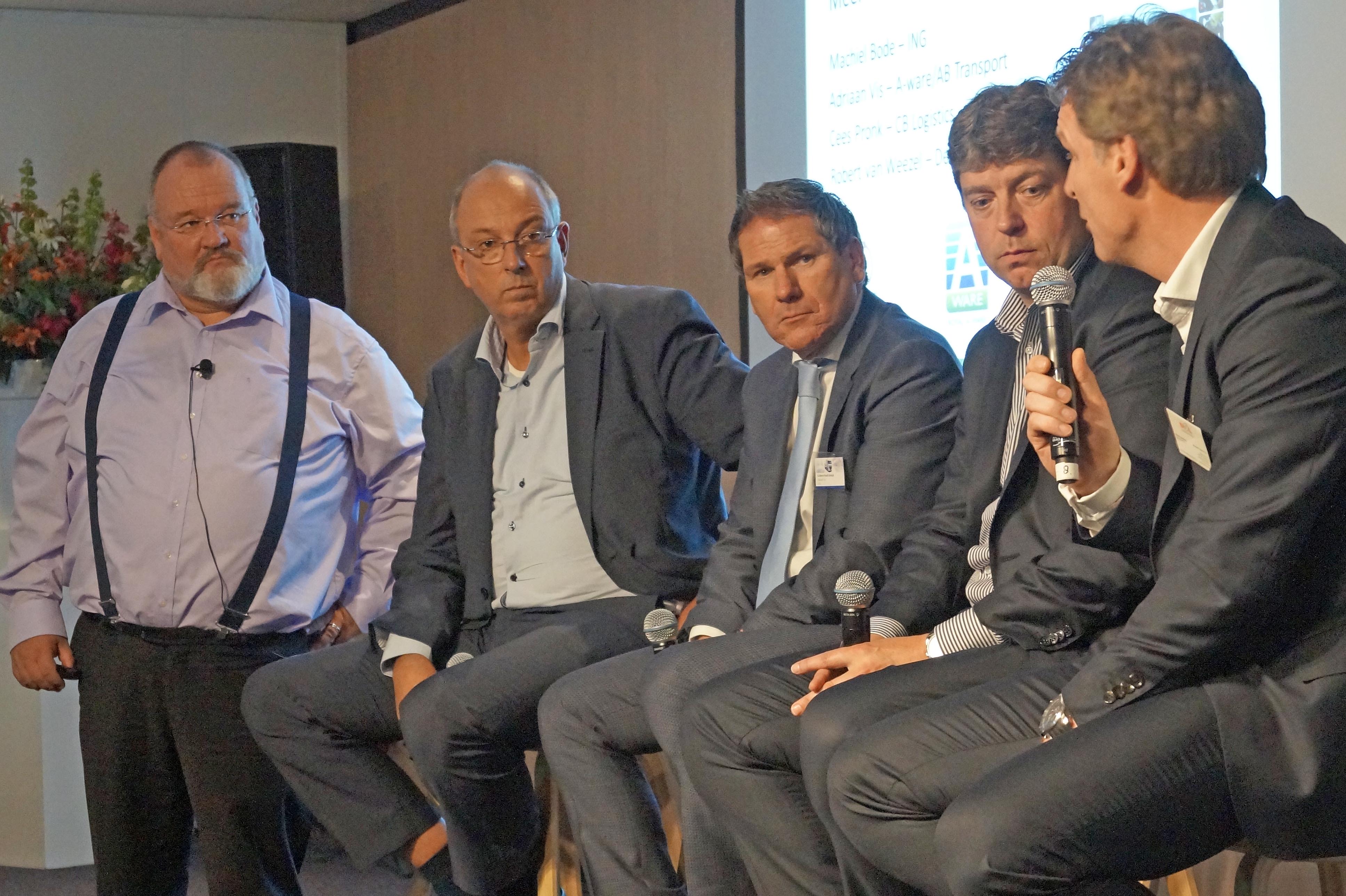 ITT-event 2016 Trimble. Paneldiscussie met van links  naar rechts: Walther Ploos van Amstel (Hogeschool Amsterdam, Machiel Bode (ING), Adriaan Vis (A-ware), Cees Pronk (CB Logistics) en Robert van Wezel (De Graaf Logistics)