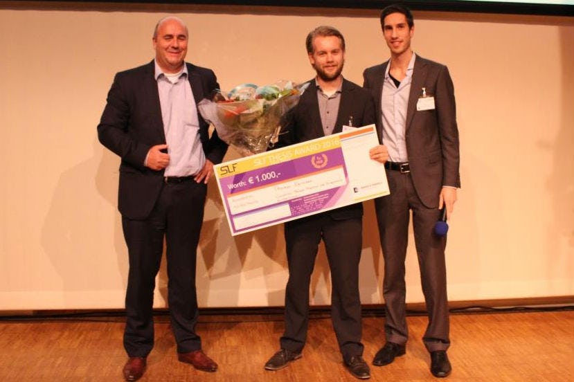 Vlnr. Jan Flens (Drake & Farrell), Thomas Kenbeek en Bram Westerweel (winnaar SLF scriptieprijs 2015)