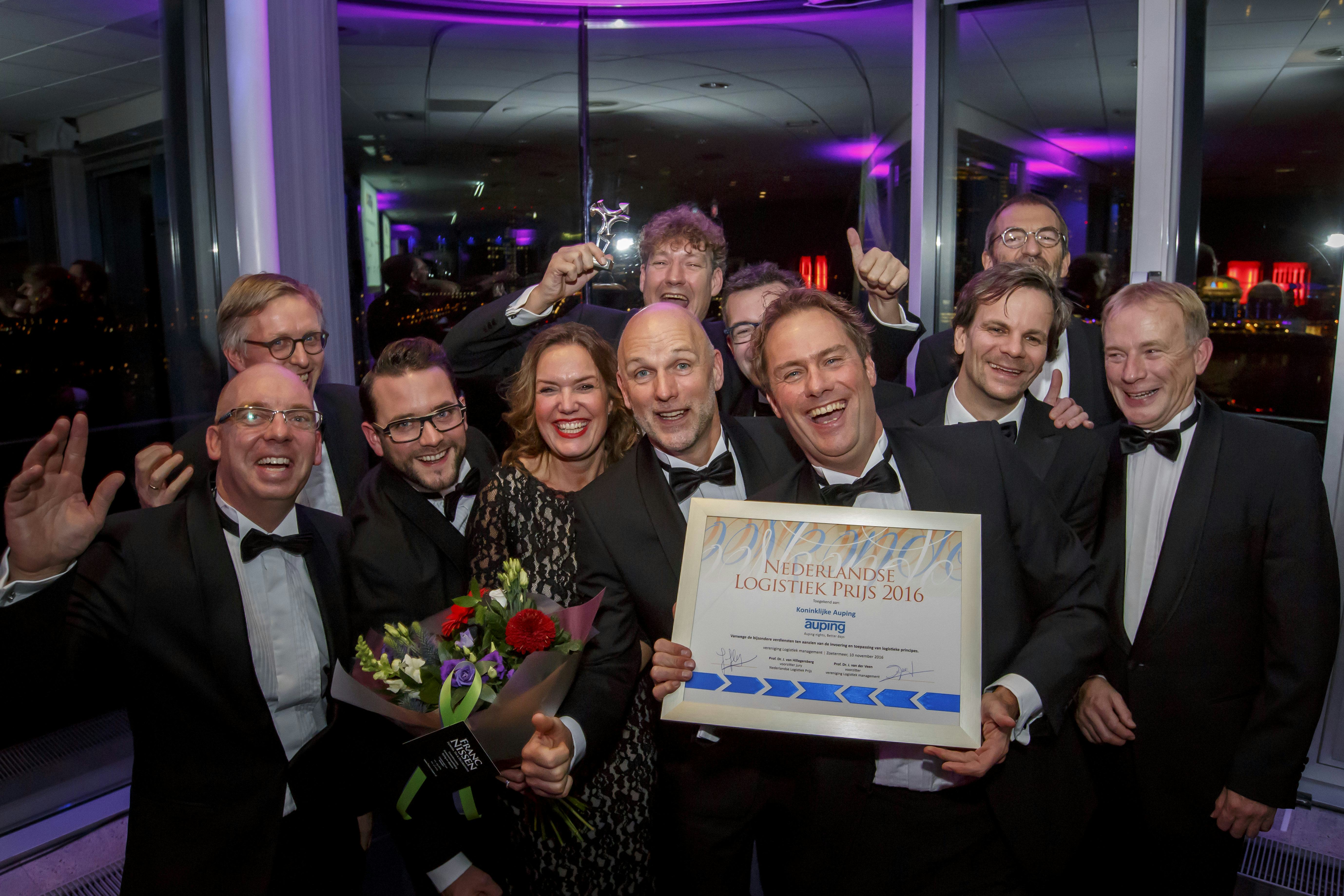 (c) Roel Dijkstra / Foto: Joep van der Pal


Rotterdam - Uitreiking Nederlandse Logistiek Prijs - winnaar Auping