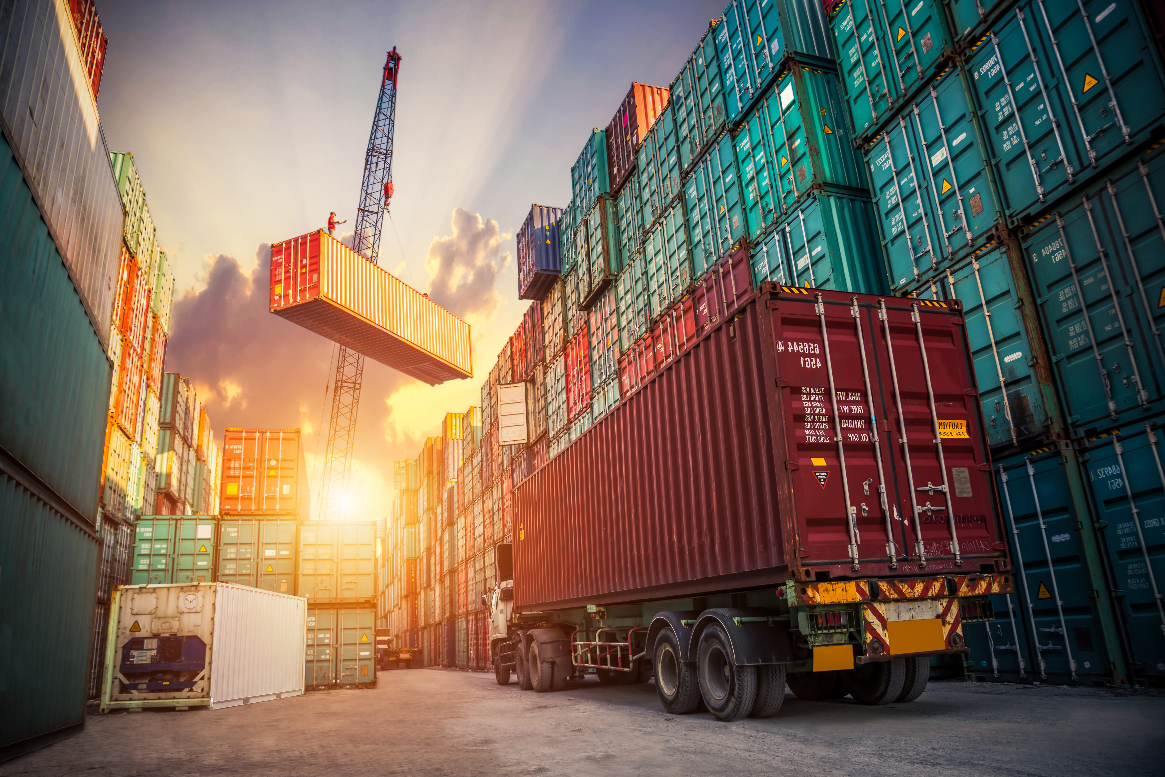 Logistiek dienstverleners kunnen niet op hun lauweren rusten. Uber-achtige constructies zien we ontstaan in het goederenvervoer. Partijen van buiten de sector zoals Amazon pakken dit voortvarend op en vormen een bedreiging.