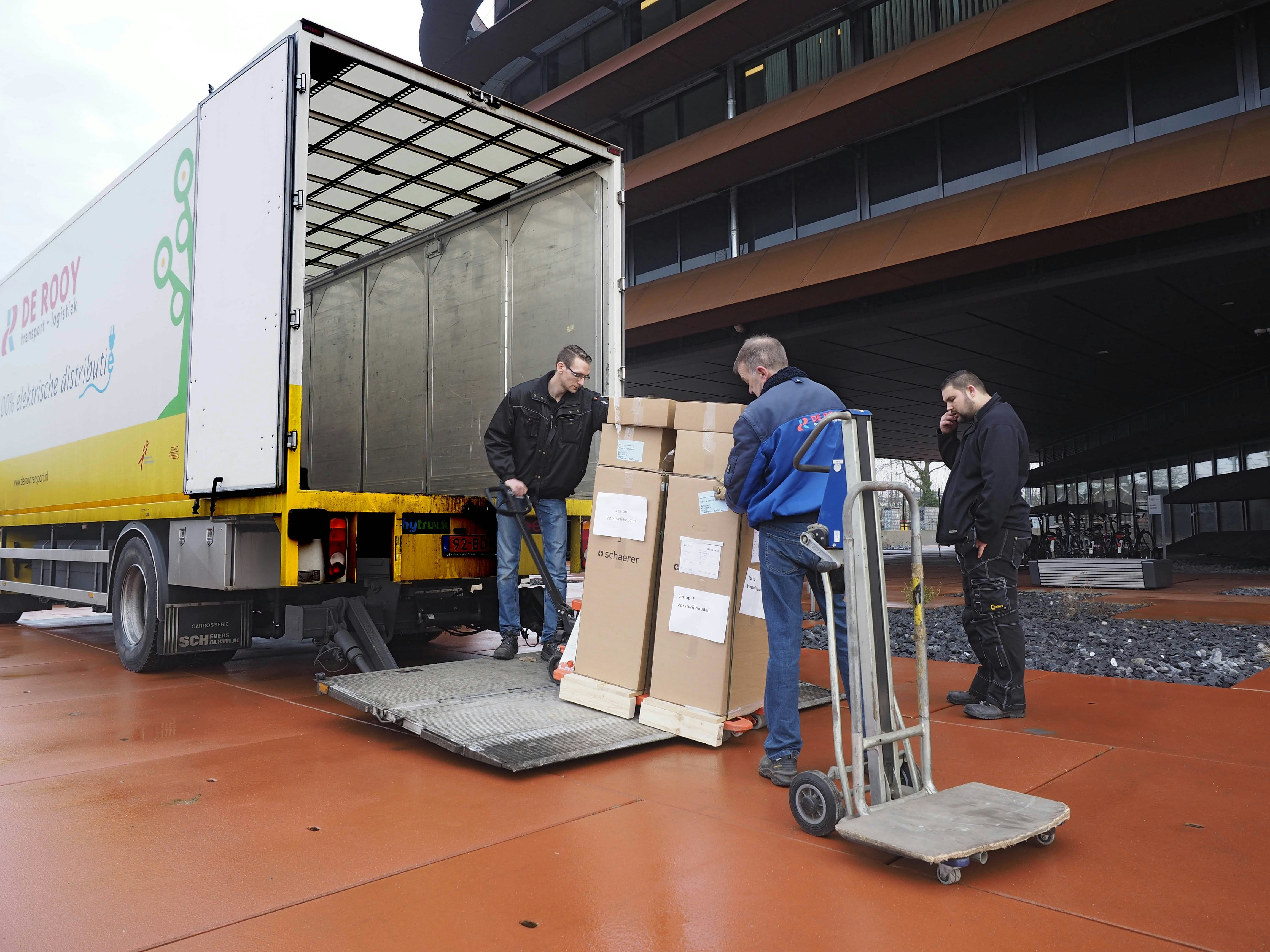 De Rooy bezorgt DE-koffieapparaten 'elektrisch'