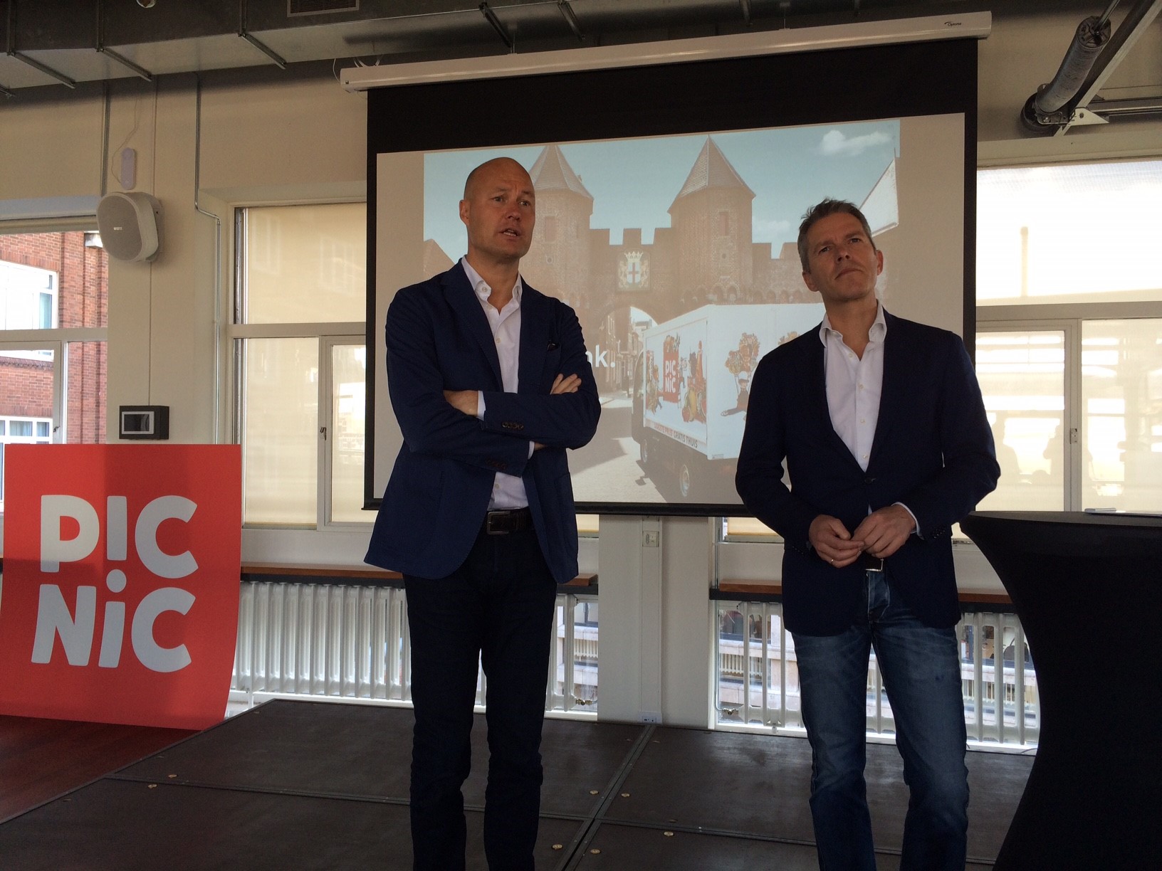 Joris Beckers en Michiel Muller tijdens de persconferentie dinsdagochtend