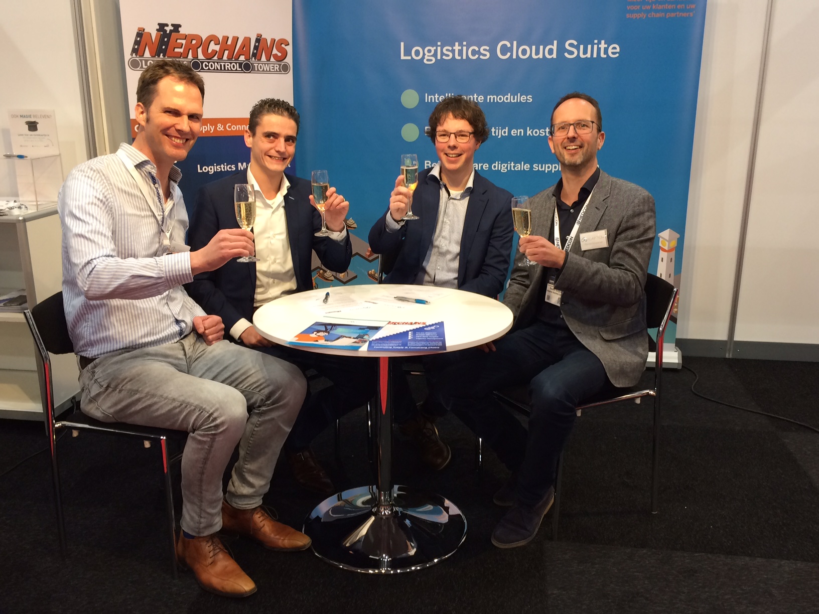 Vlnr Toon Schilder (Adaption), Lodewijk Hermans en Derk Klaver van Interchains en Ronald Korporaal (Adaption).