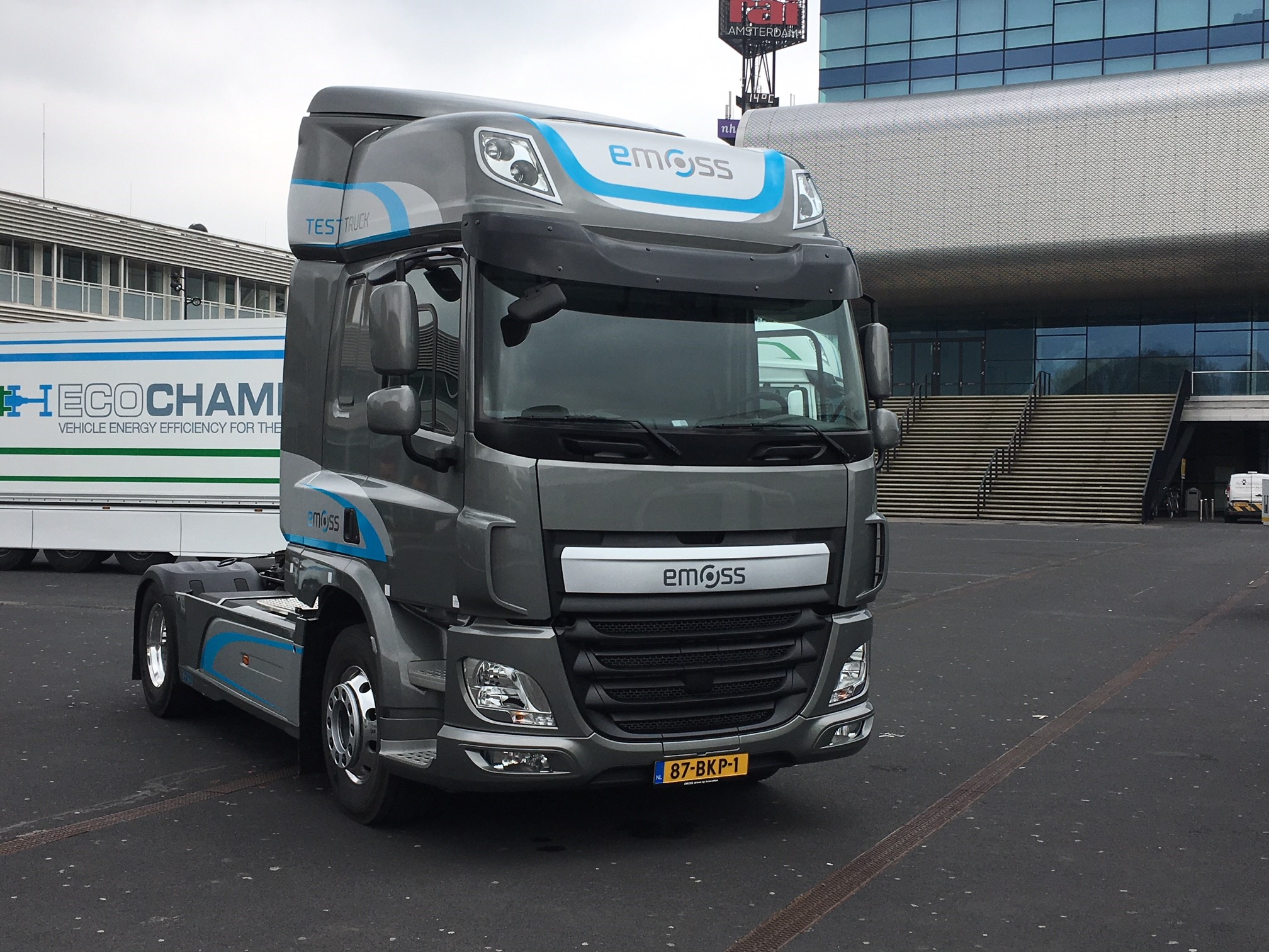 Emoss produceert elektrische aandrijflijnen en heeft al 300 voertuigen wereldwijd geëlektrificeerd.