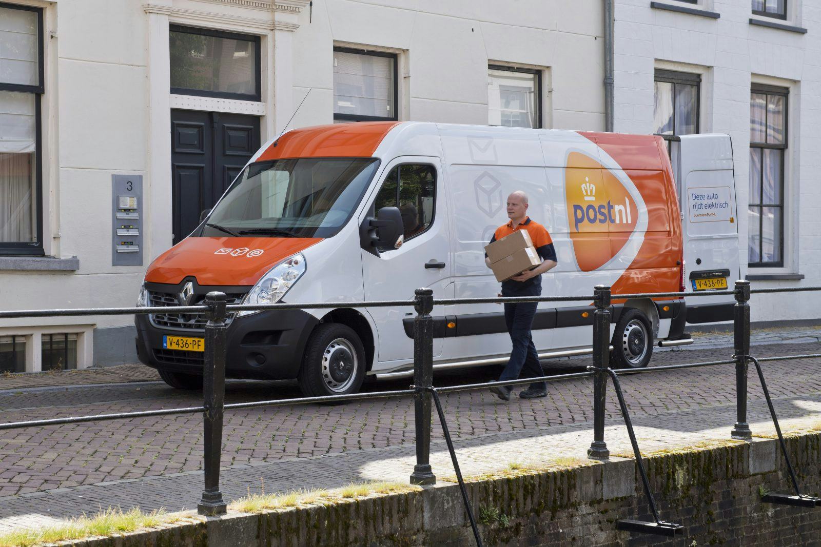 PostNL heeft Europese primeur met eerste elektrische Renault Master