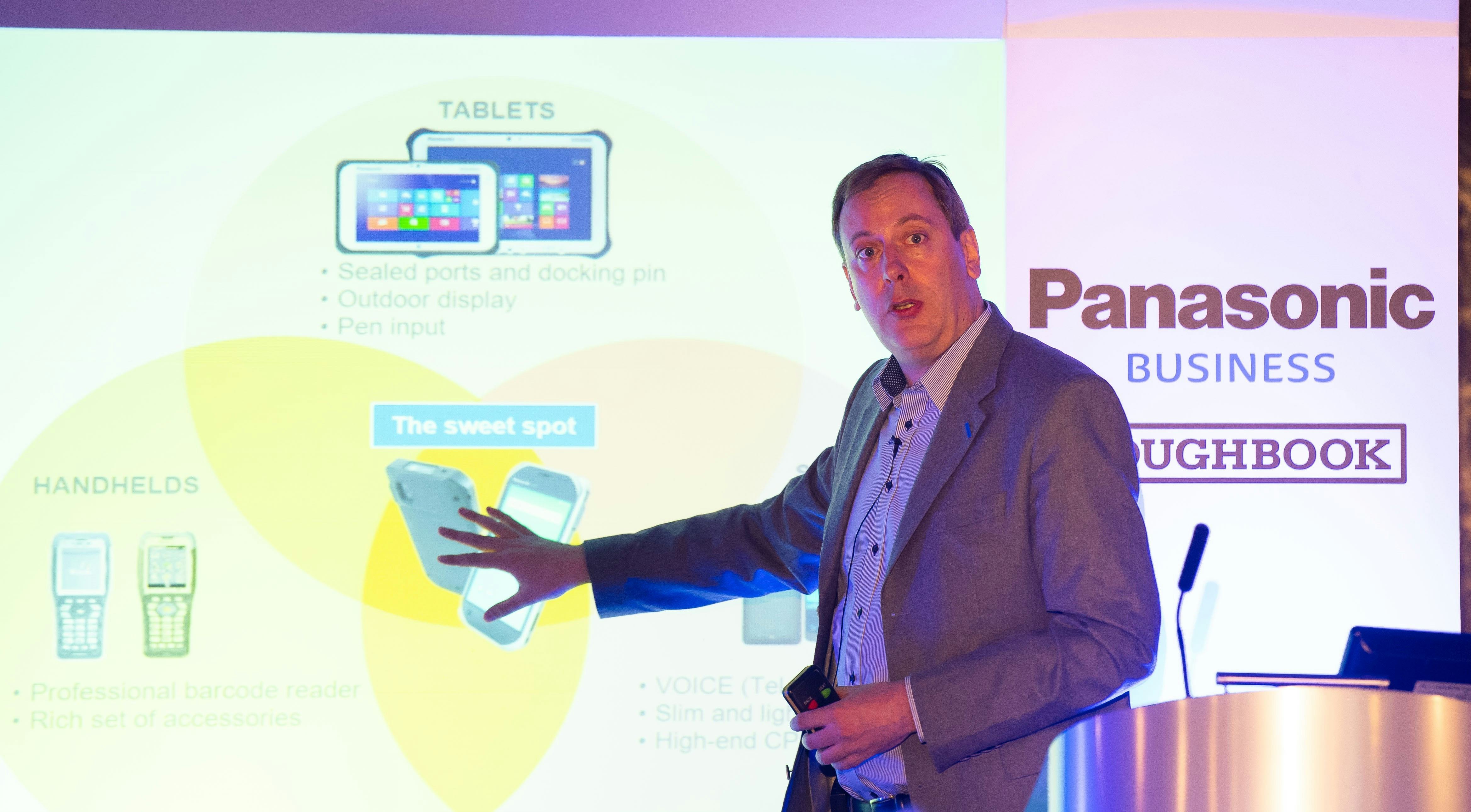 Marketing manager Jan Kämpfer legt uit waarom de FZ-T1 de 'sweet spot' van Panasonic invult