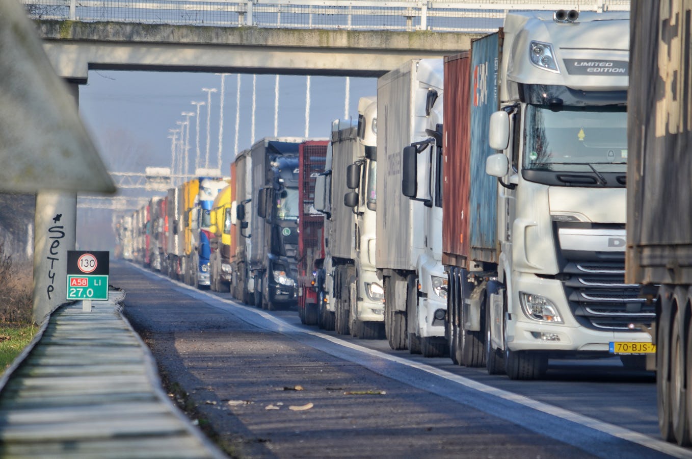 Iedere dag mijden 290 vrachtwagens de spits in Brabant