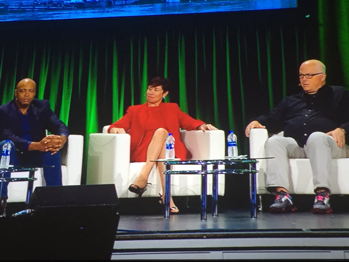 David Bozeman (Amazon), Joanne Wright (IBM) en Mike Brewer (Nike)
Foto: Twitter - Supplychainquarterly