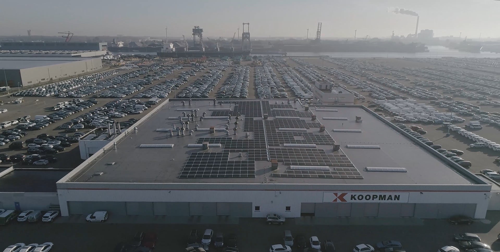 Koopman Car Terminal switcht van aardgas naar zonne-energie