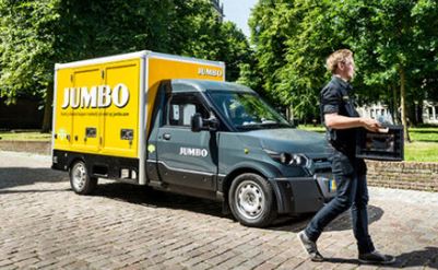 Een groot deel van de online klanten van Jumbo in de noordelijke provincies, hebben het afgelopen weekend moeten wachten op hun boodschappen. Door een grote brand zaterdagochtend in het distributiecentrum in Raalte kon de supermarktketen de boodschappen niet leveren.