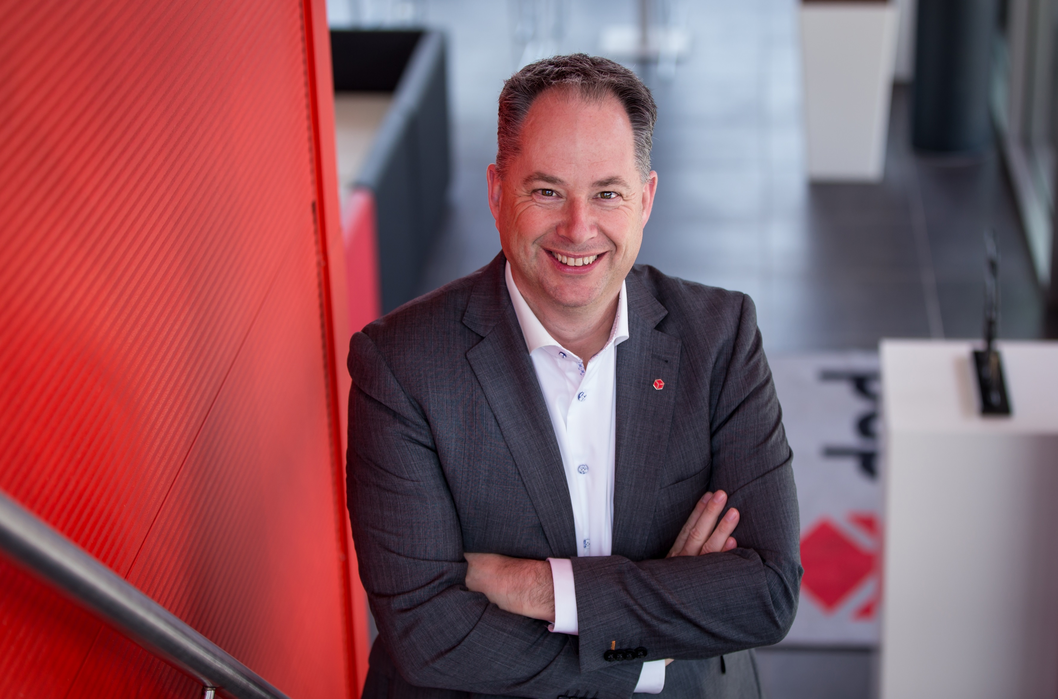 Eric Dietz (ceo DPD Nederland) pleit in het Financieele Dagblad voor een nieuwe cao voor pakketbezorgers. "De snelle veranderingen in de bezorgmarkt maken dat noodzakelijk."