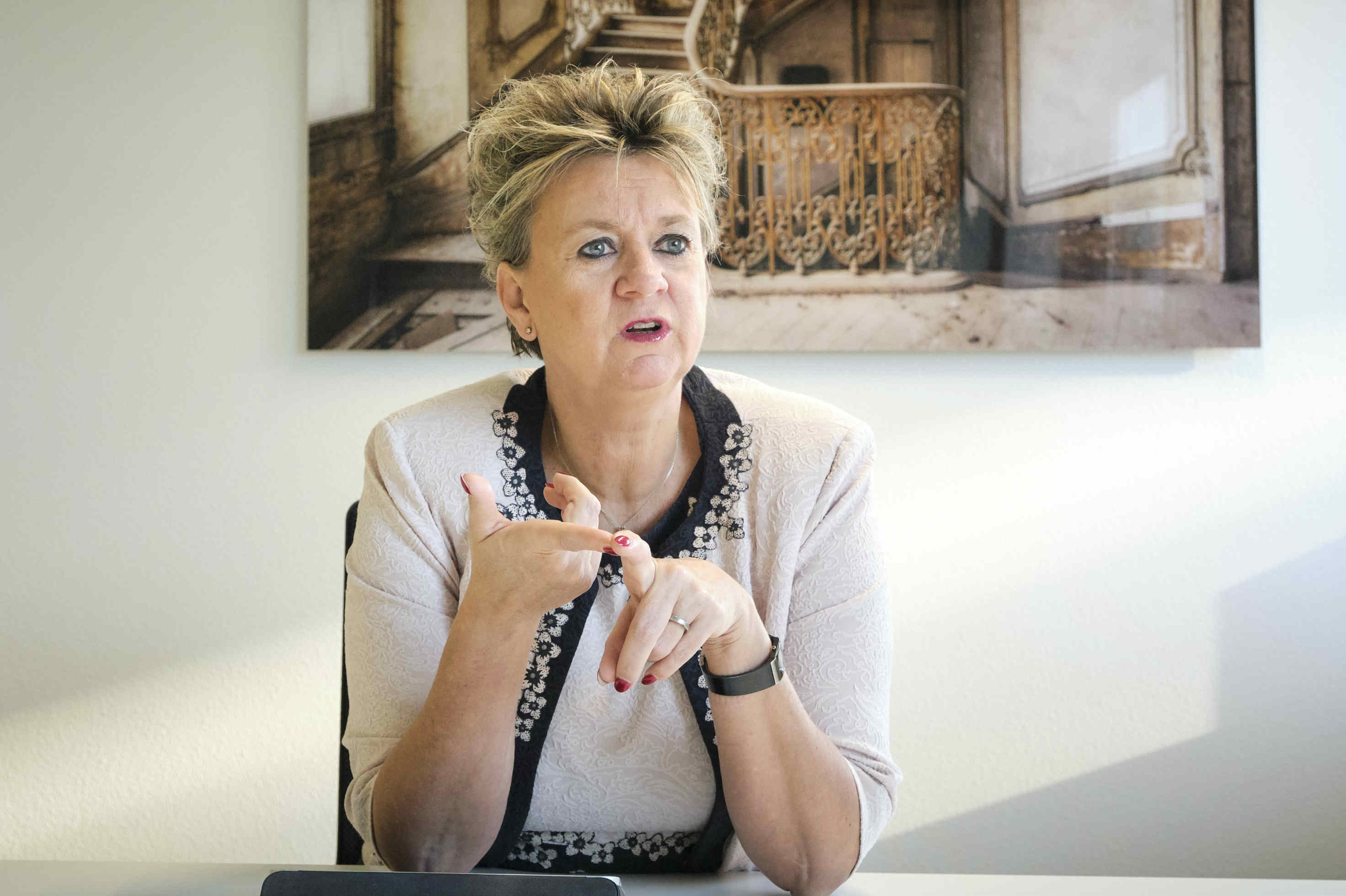 Elisabeth Post (TLN): “Hier betaalt een ondernemer voor een eenvoudige elektrische vrachtwagen ongeveer 130 duizend euro meer dan een dieseltruck. In Duitsland is dat 40.000 euro. We moeten ervoor zorgen dat we dat been bijtrekken."