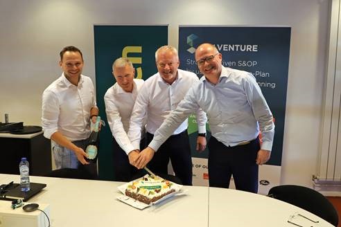 Foto v.l.n.r. Renz Menu (Projectmanager Implementatie Walraven), Michel van Buren (Directeur Solventure Nederland), Frank Maas (Operations Director Europe Walraven), Erik van Velsen (Supply Chain Manager Europe Walraven).