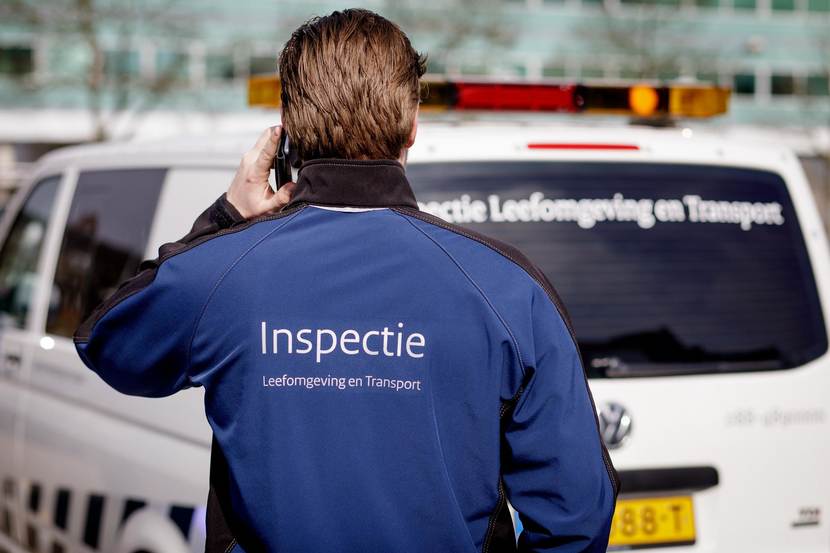 Weginspecteur bij ILT-auto