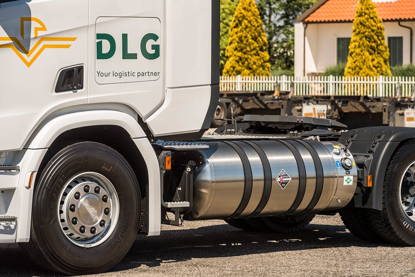 DLG neemt zeven Scania LNG-trucks in gebruik en er volgen meer