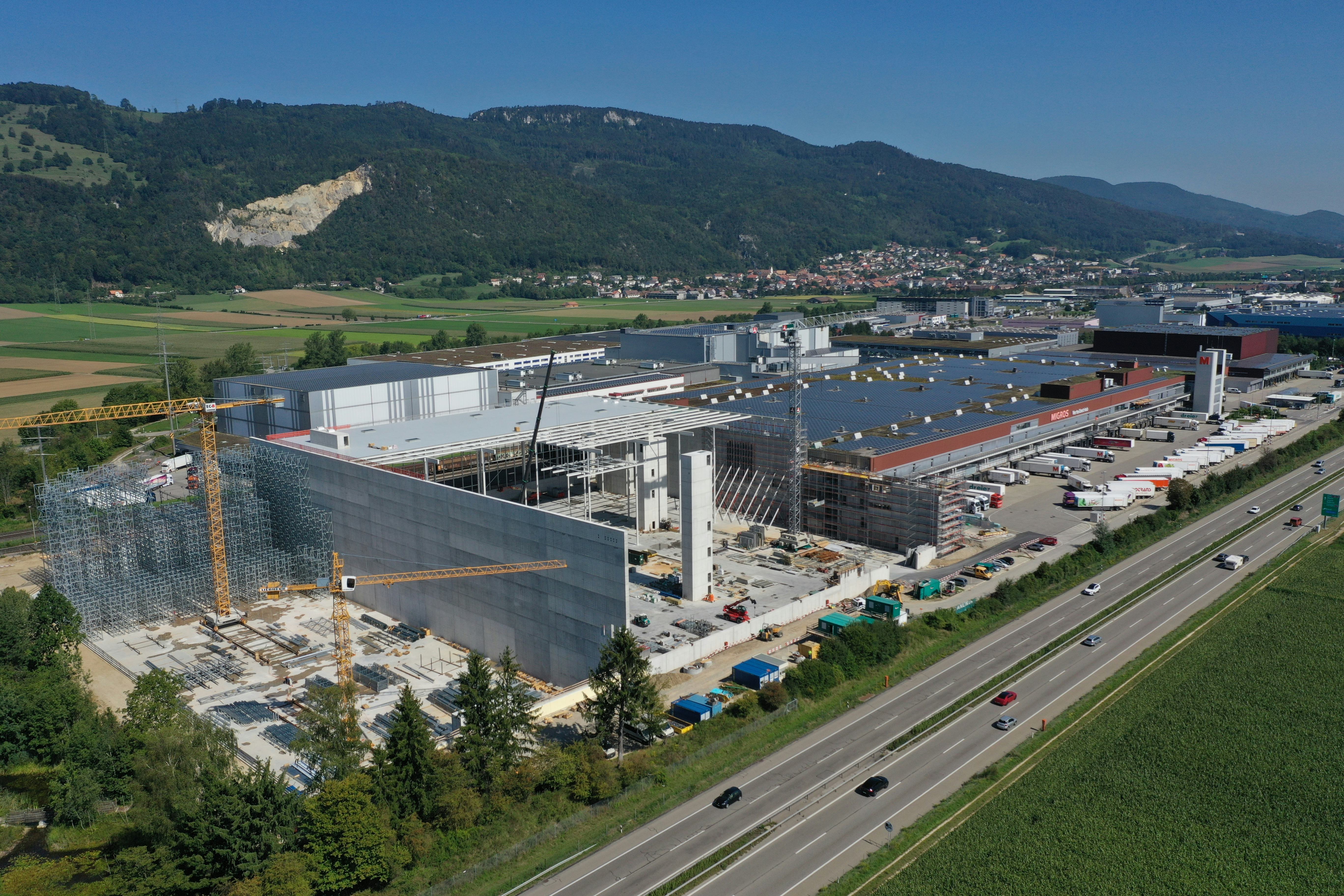 Grootste Zwitserse supermarkt bouwt groots geautomatiseerd distributiecentrum