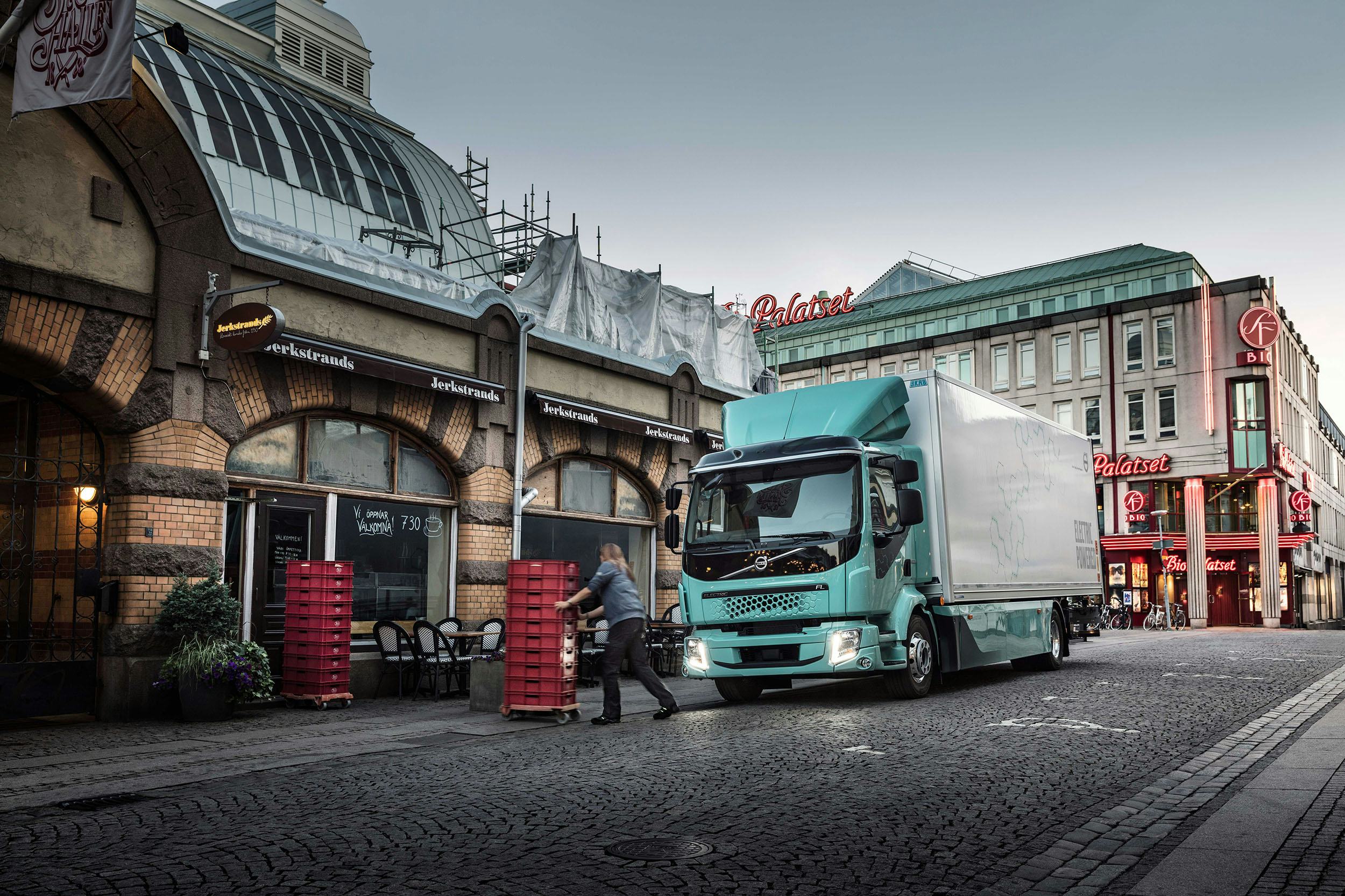 Volvo zet zwaar in op elektrische trucks