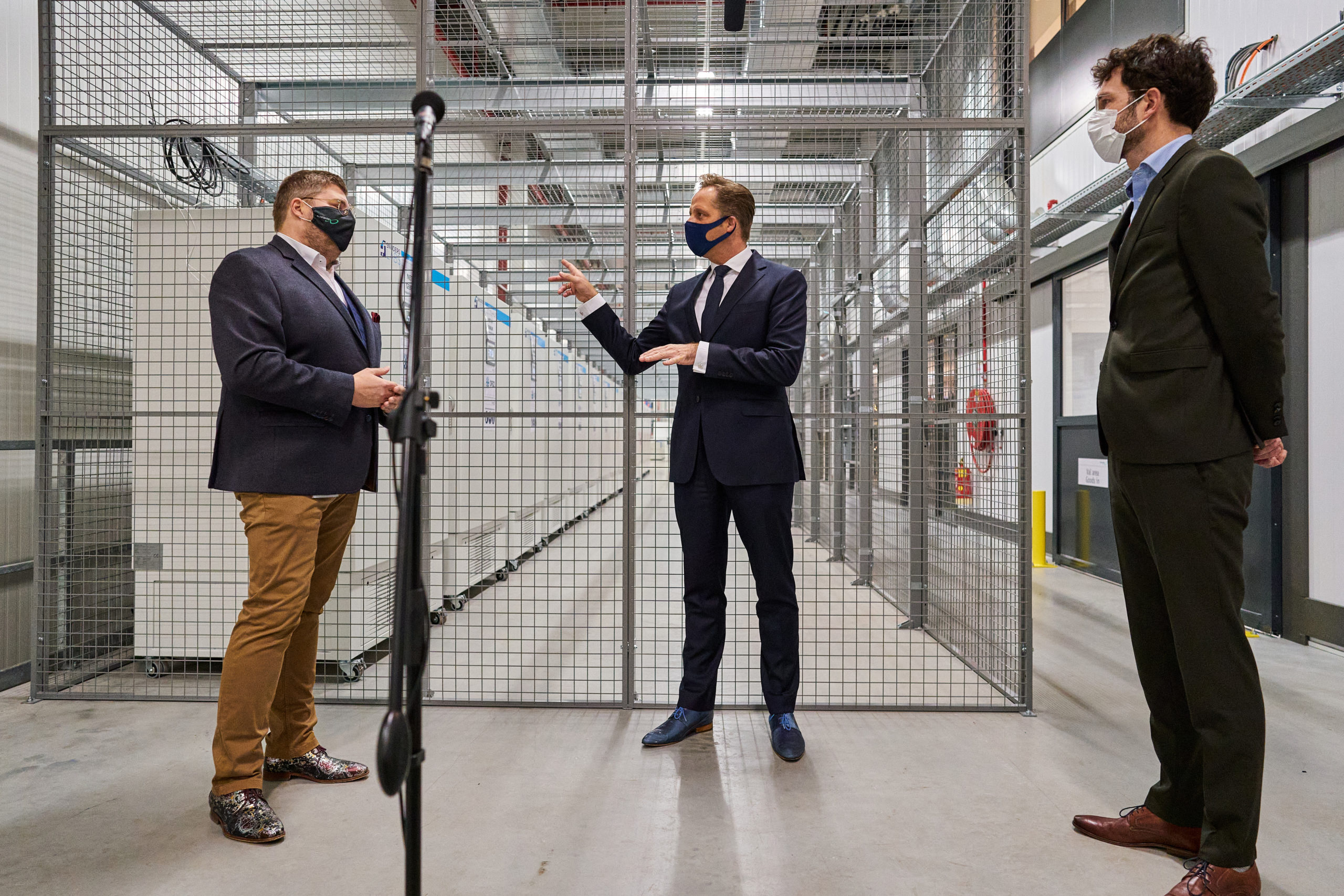 Vlnr: Michiel Heller, Minister Hugo de Jonge en Jaap van Delden RIVM
Foto: Phil Nijhuis