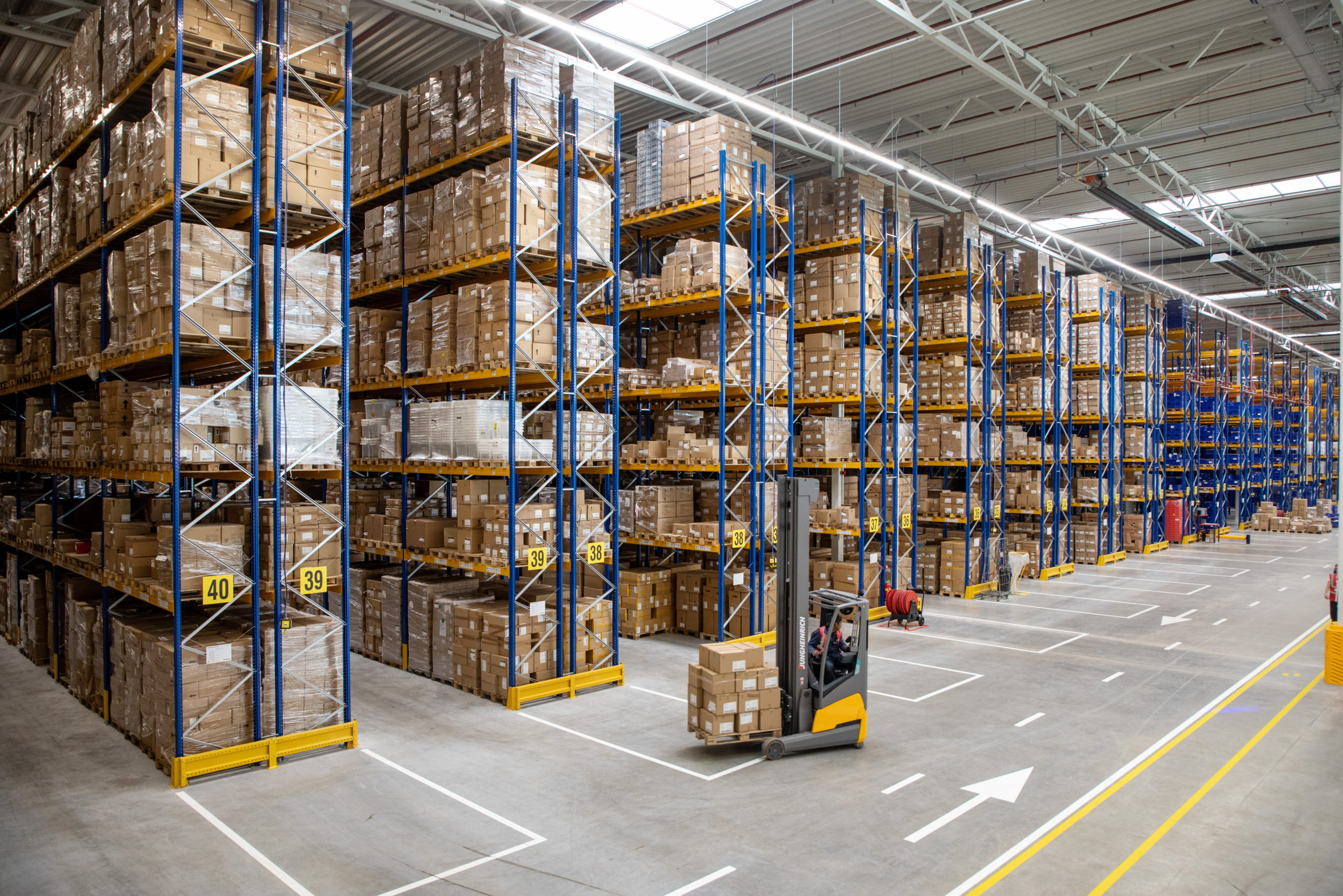 HEMA opent in 2020 een nieuw distributiecentrum op bedrijventerrein Het Klooster langs de A27 bij Nieuwegein. Ceva is verantwoordelijk voor de warehousing operatie