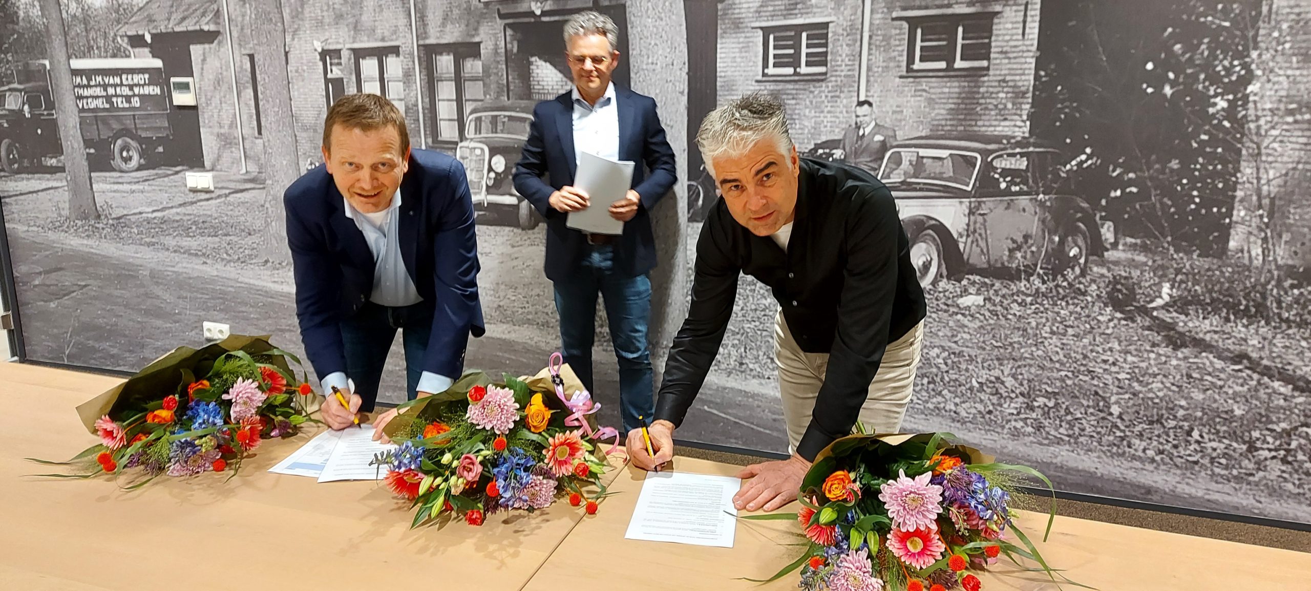 Vlnr: Patric Brinkman (Directeur Cobri Logistics), Ferdinand van den Boomen (Team manager Supply Chain development & Performance Jumbo Supermarkten) en Paul Cox (Directeur Cobri Logistics).