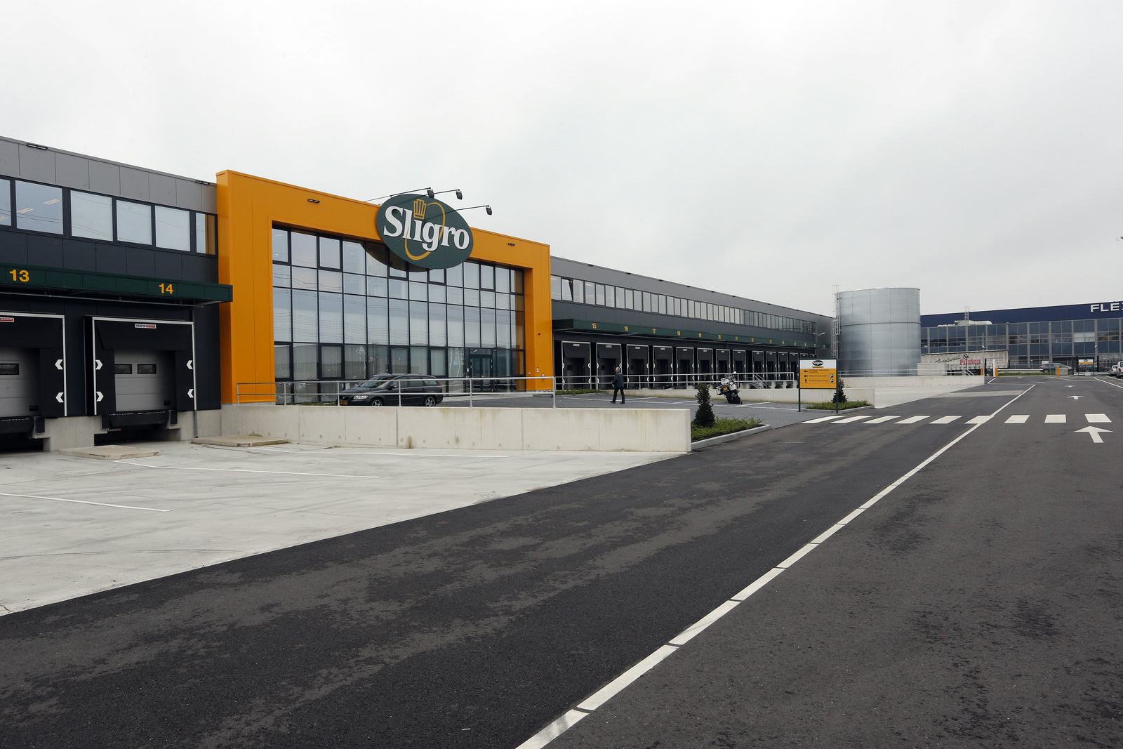 Sligro is onlangs gestart met de bouw van een nieuw distributiecentrum van 12.000 vierkante meter in thuishaven Veghel. (Foto: archief)