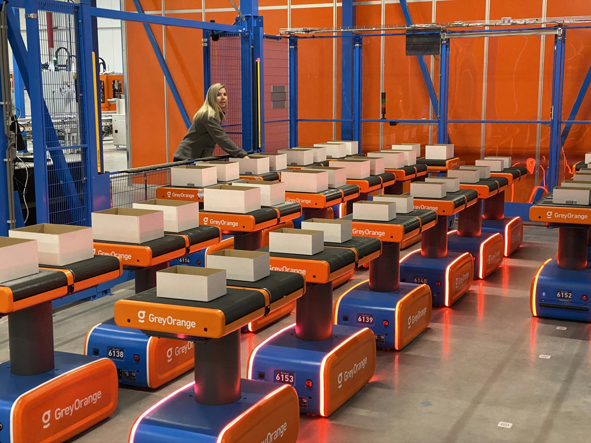 GreyOrange leverde de draagrobots voor het nieuwe Belgische distributiecentrum van Active Ants.