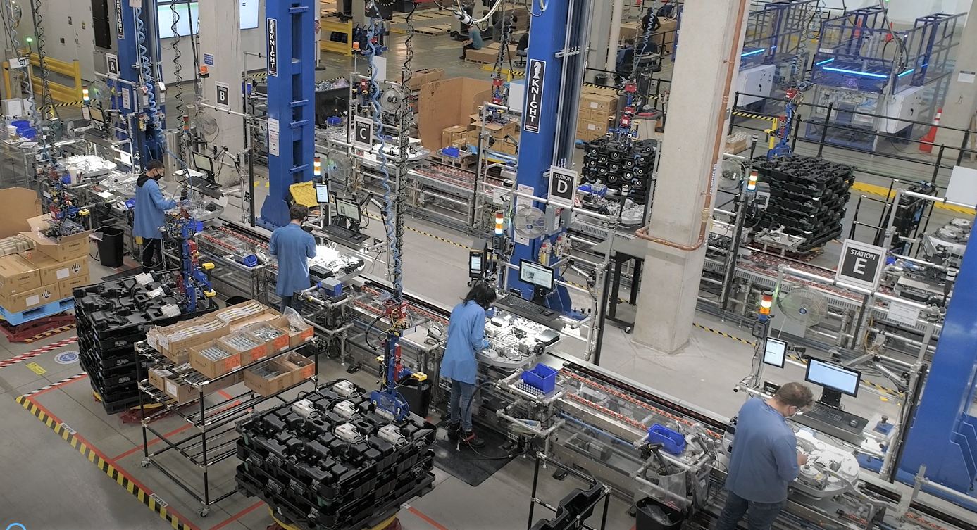 Amazon biedt de 'basissoftware' voor het gebruik van robots nu aan iedereen aan.