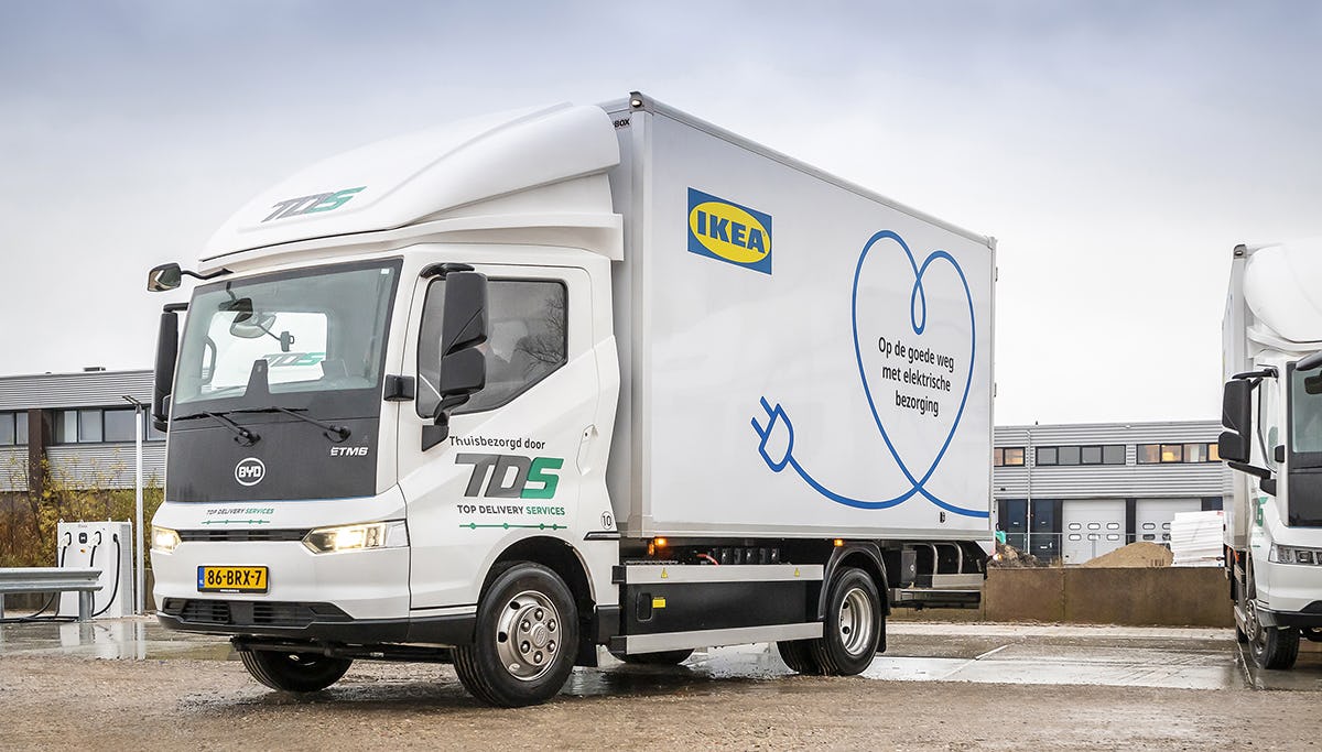 werknemer Knipoog verticaal TDS verduurzaamt transport Ikea met nieuwe e-truck