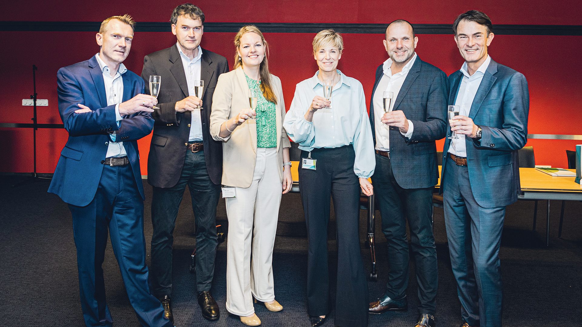 V.l.n.r.: Erwin Faber (Districon), René Dahmen, Sabine Bink, Marije Hulshof (Royal HaskoningDHV), Jeroen Kiks en Jack Pool (Districon)