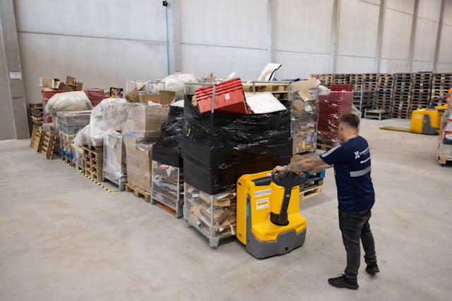 Kruidvat neemt verpakkingsmateriaal direct van de winkels retour naar Oosterhout. In dit dc wordt het verzameld en in één keer naar Heteren gebracht. Foto: Peter Roek 
