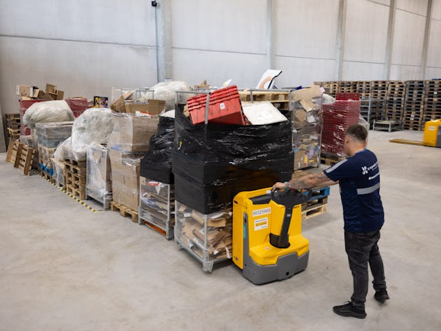 Kruidvat neemt verpakkingsmateriaal direct van de winkels retour naar Oosterhout. In dit dc wordt het verzameld en in één keer naar Heteren gebracht. Foto: Peter Roek 