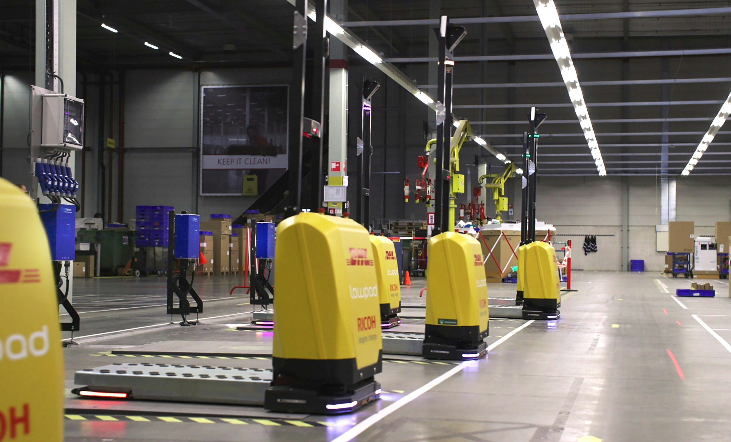 DHL voorziet Lowpad-AMR's van supersnel laadsysteem