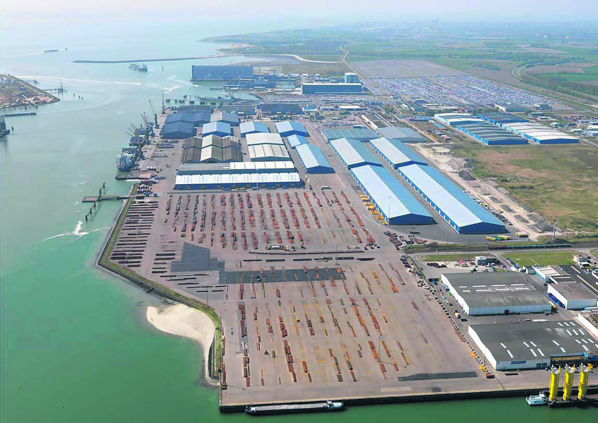 Verbrugge Zeelandterminal of Sloekade in het havengebied van Vlissingen-oost