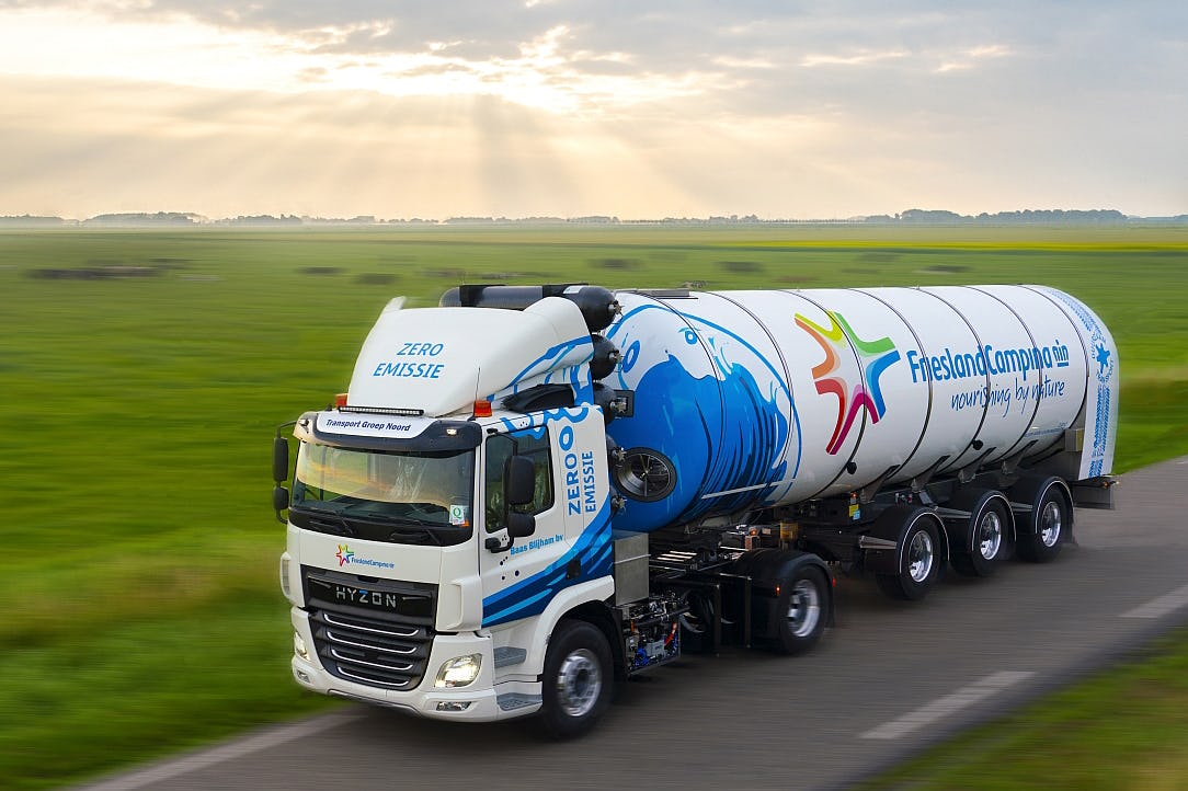 FrieslandCampina is betrokken bij een pilot met een waterstoftruck van Hyzon, waar Transport Groep Noord sinds 2021 mee rijdt. De proef loopt momenteel nog.