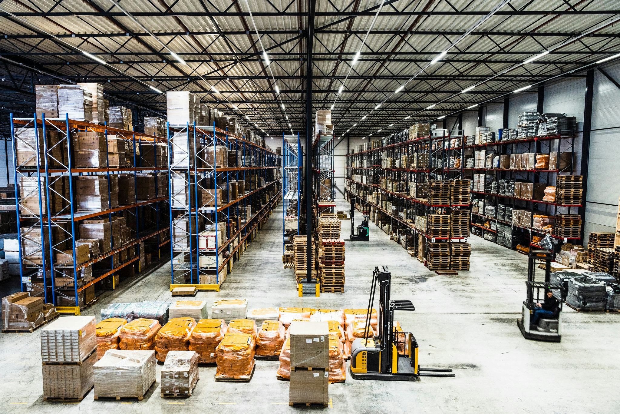 Flexibel WMS ondersteunt explosieve groei warehousing bij Royal Dutch LV Logistics