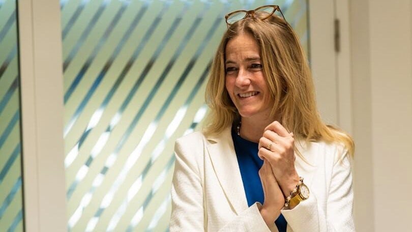 Ook vrouwen herkennen leiderschap eerder in een man