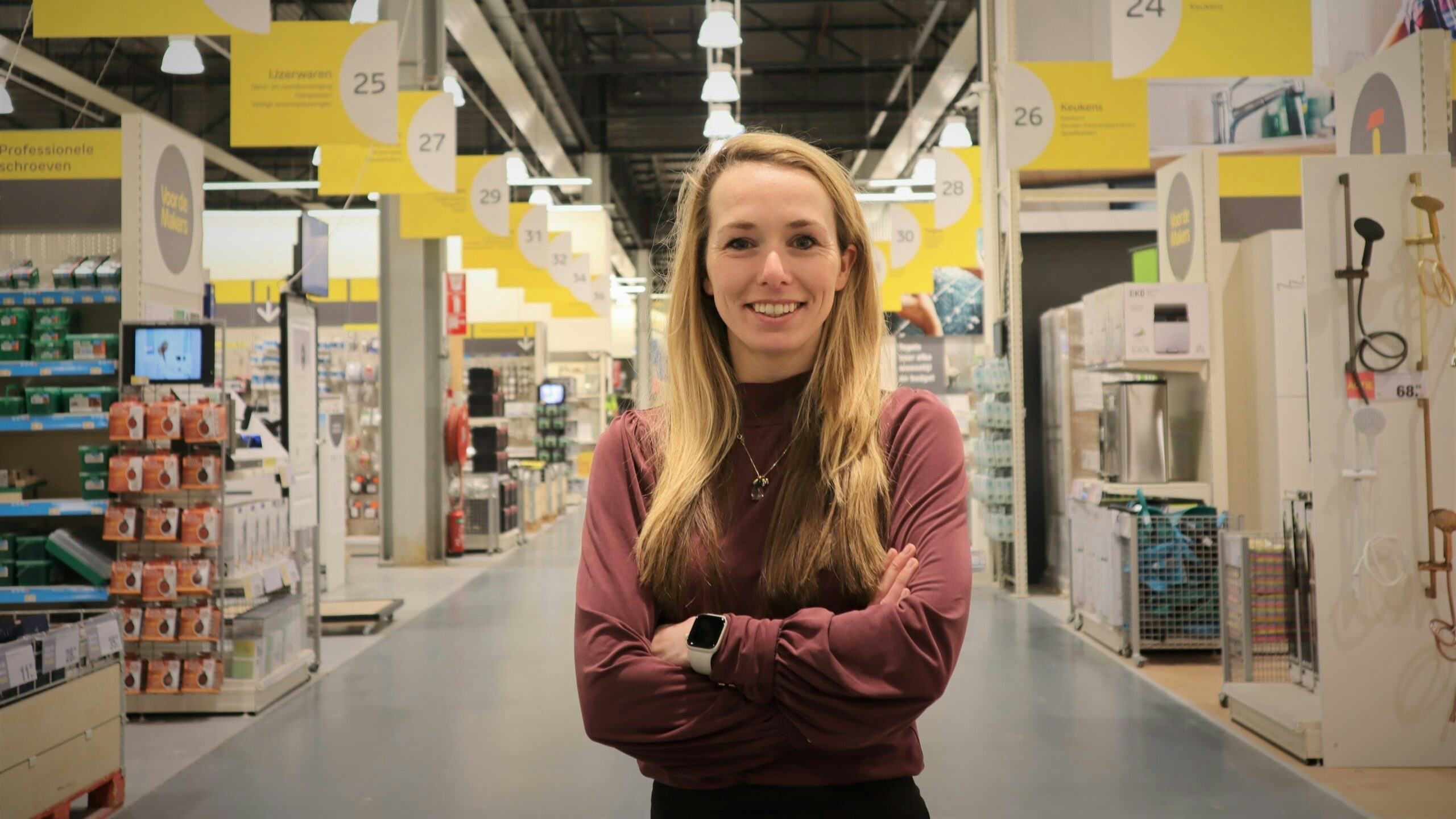 Janneke Paulides in een Praxis store