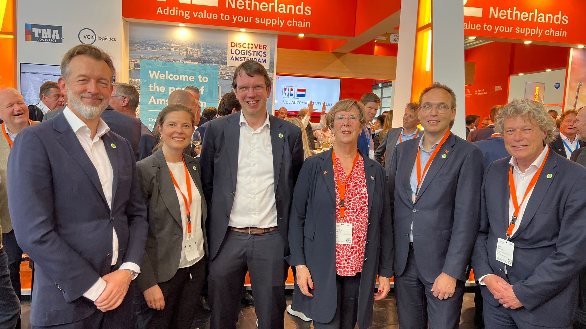 V.l.n.r.: Boudewijn Siemons, coo Port of Rotterdam, Caroline Koiter, directeur Rail Cargo information Netherlands, John Voppen, ceo ProRail, Annemarie Jorritsma, voormalig minister I&W en sinds kort de nieuwe voorzitter bij NDL, Paul Dirix, ceo Port of Moerdijk en Koen Overtoom, ceo Port of Amsterdam.
