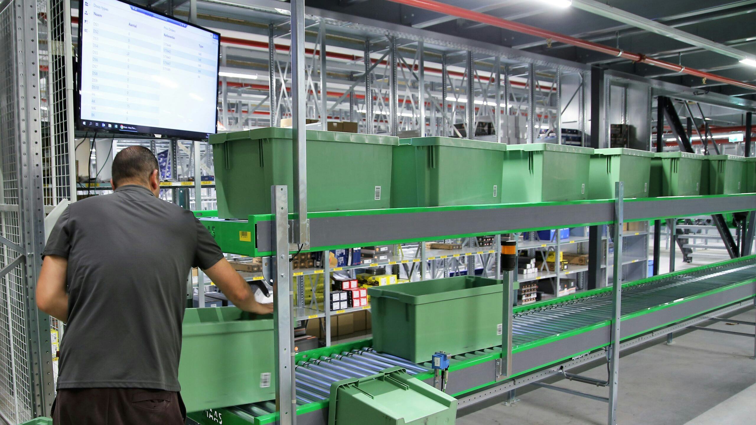 Molco Car Parts betrekt groter, gemechaniseerd warehouse
