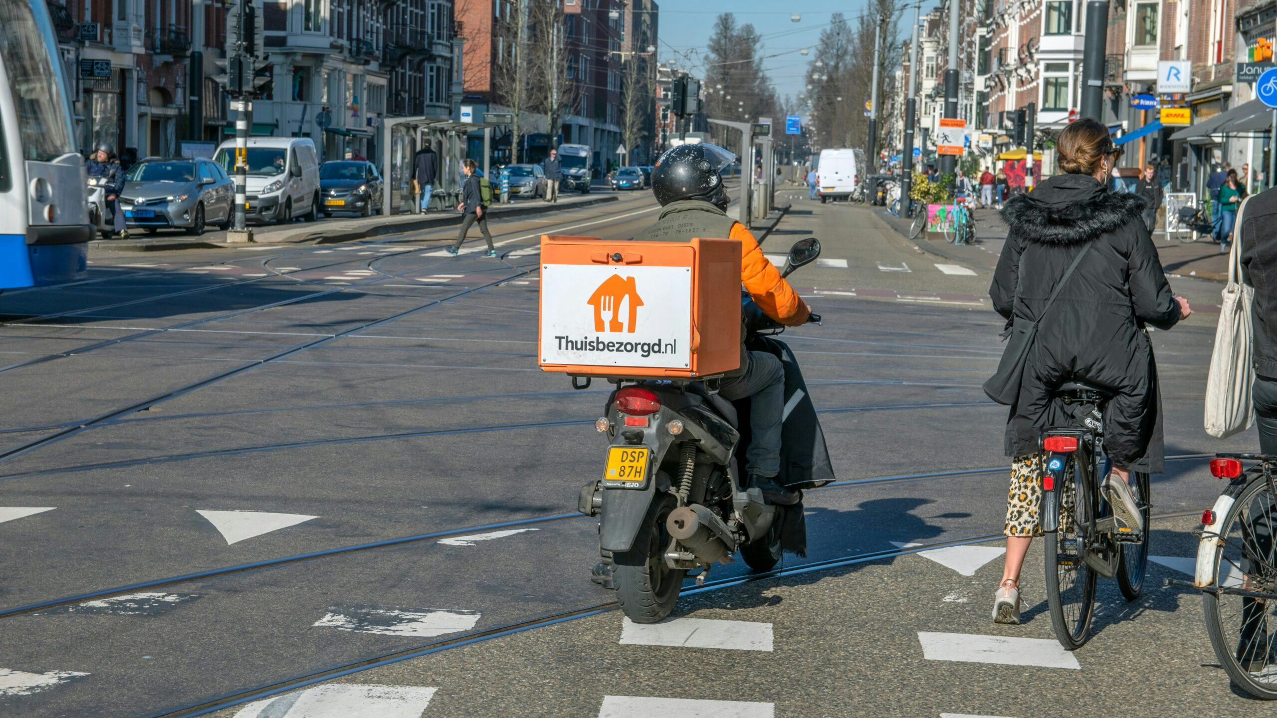 Opsplitsen moederbedrijf Thuisbezorgd.nl 'dringend nodig'