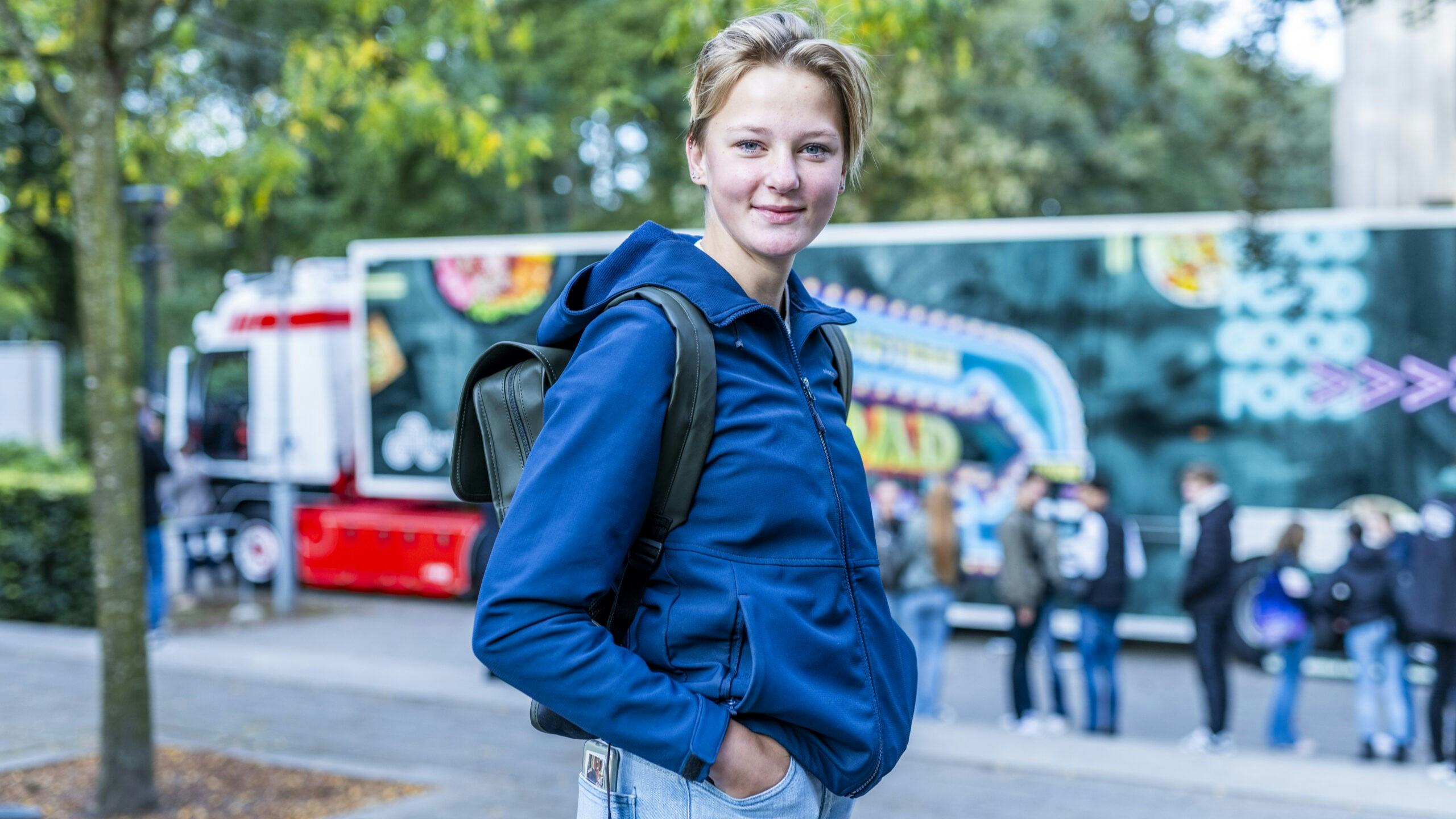 Charlotte Hoogakkers (16) weet al wat ze na haar opleiding wil worden: Vrachtwagenchauffeur. Foto: Studio 38c